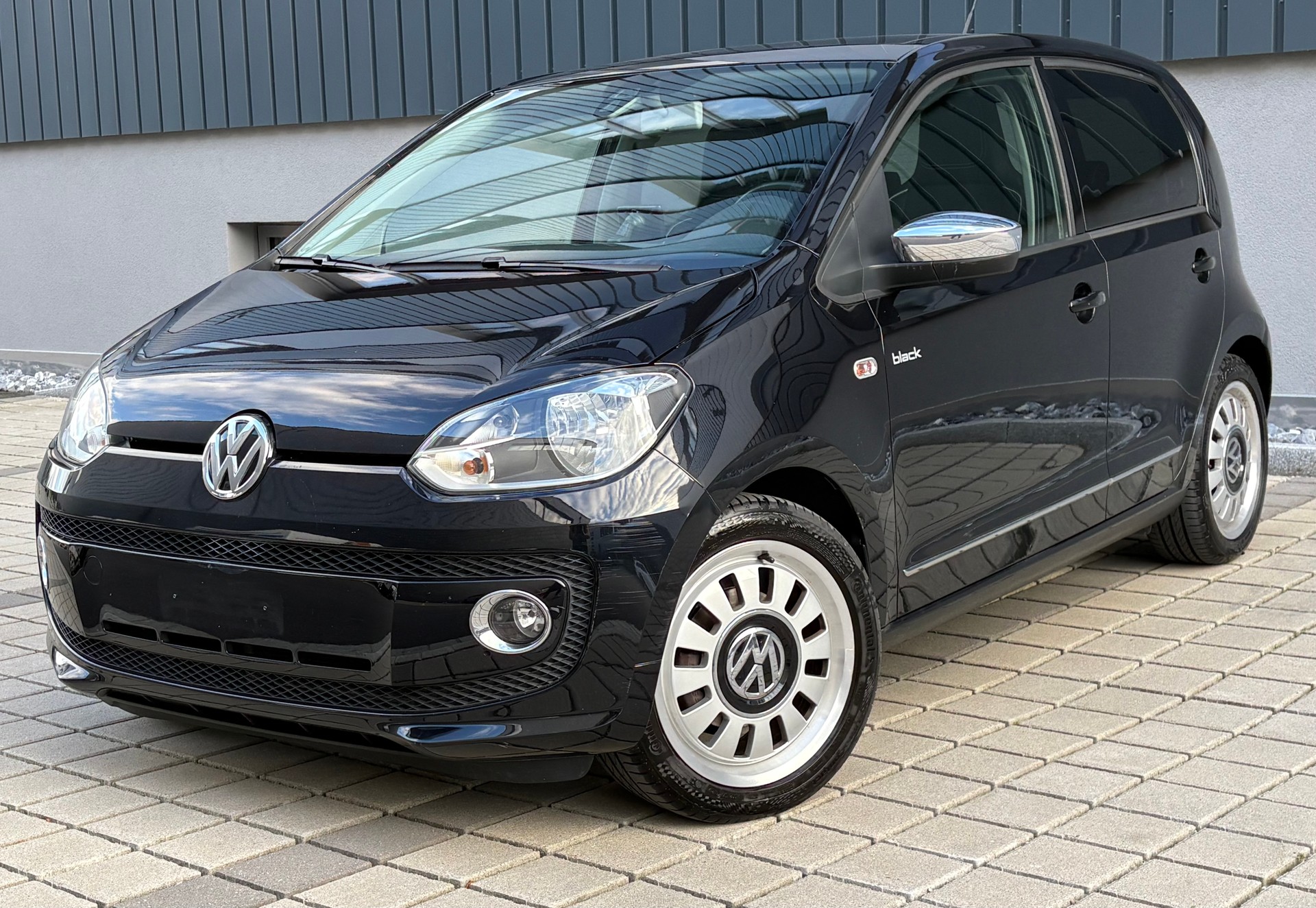 VW Up 1.0 black up ASG (Automat) Frisch ab MFK-image-0