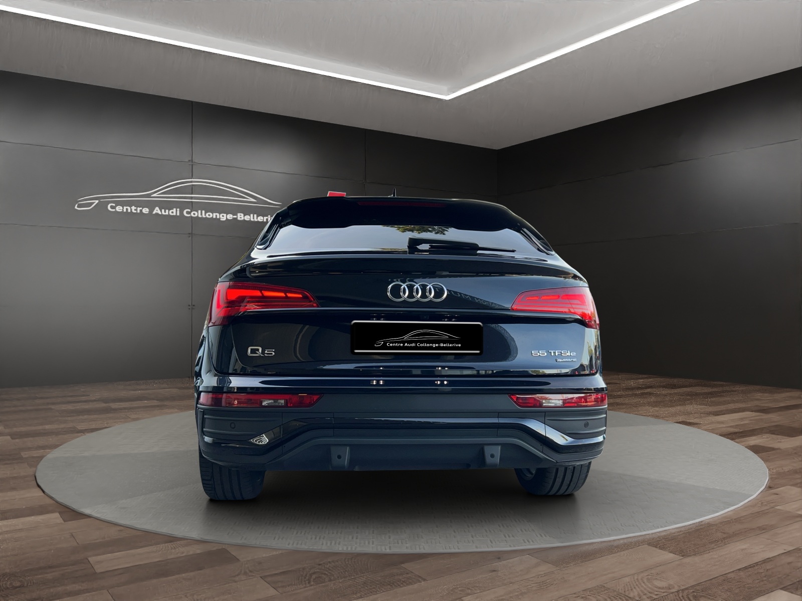 AUDI Q5 Sportback 55 TFSI e PHEV S line quattro S-tronic-image-4