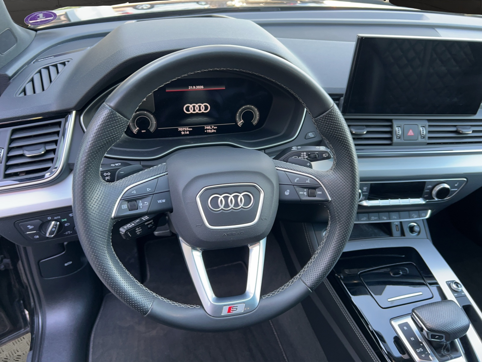 AUDI Q5 Sportback 55 TFSI e PHEV S line quattro S-tronic-image-9