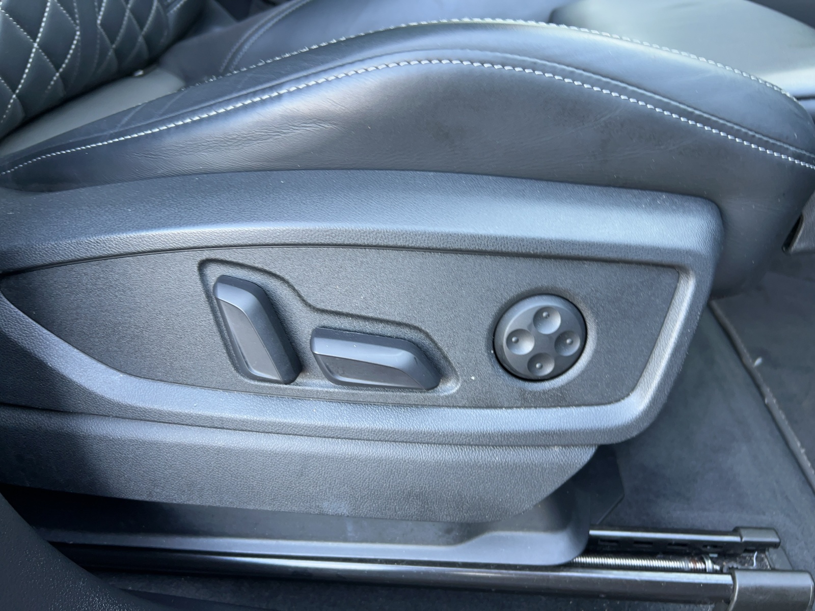 AUDI Q5 Sportback 55 TFSI e PHEV S line quattro S-tronic-image-22