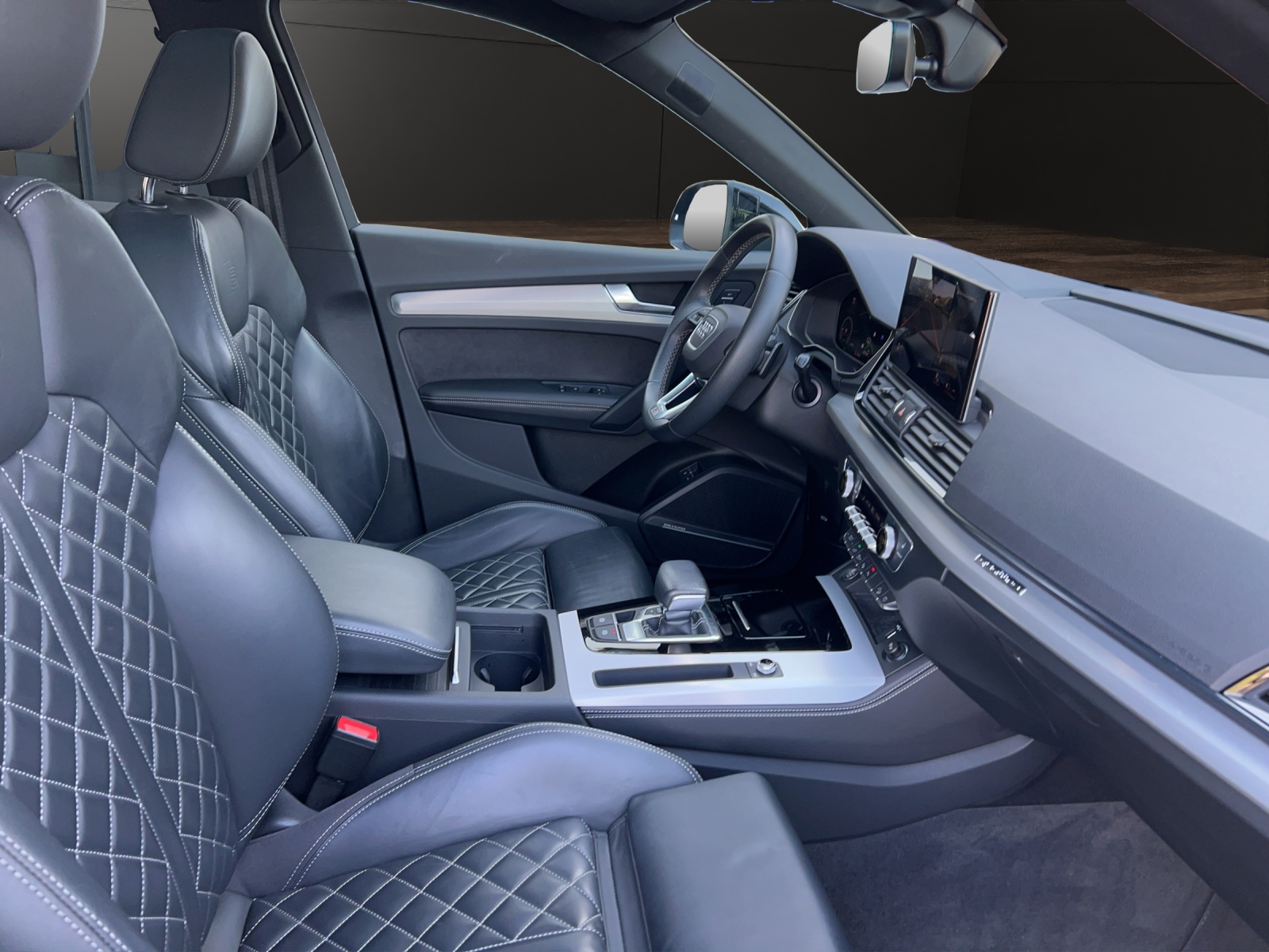 AUDI Q5 Sportback 55 TFSI e PHEV S line quattro S-tronic-image-15