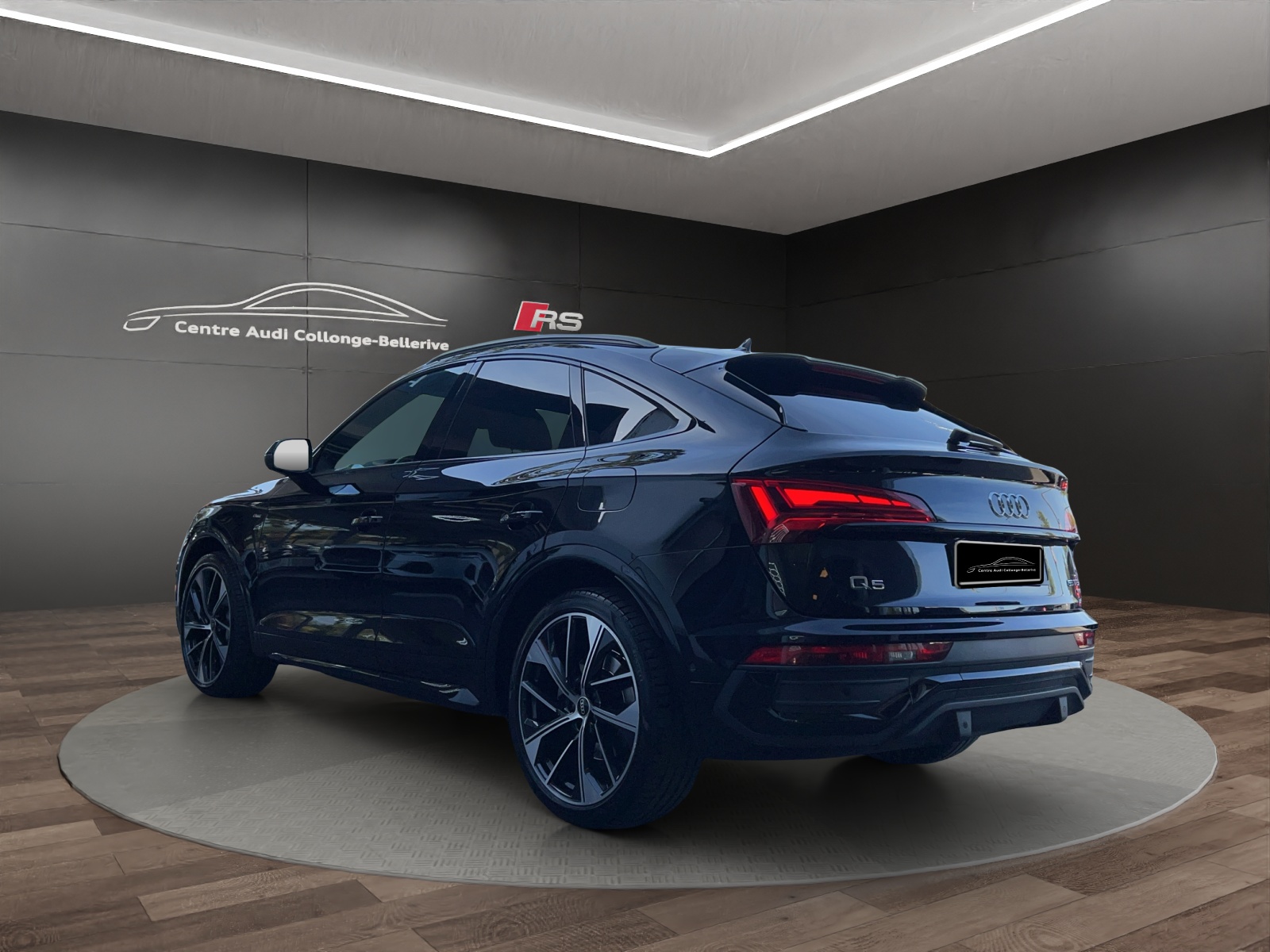 AUDI Q5 Sportback 55 TFSI e PHEV S line quattro S-tronic-image-3