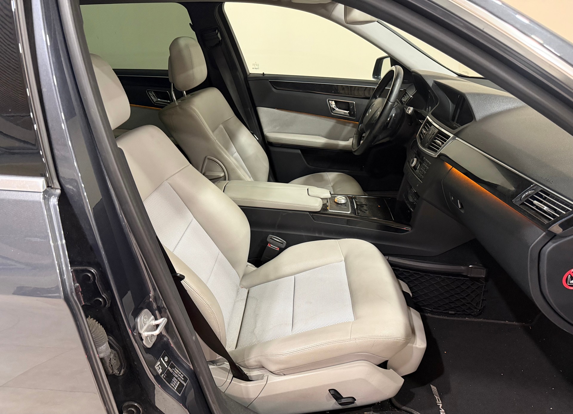 MERCEDES-BENZ E 350 CDI BlueEff. Avantgarde 4Matic 7G-Tronic-image-7