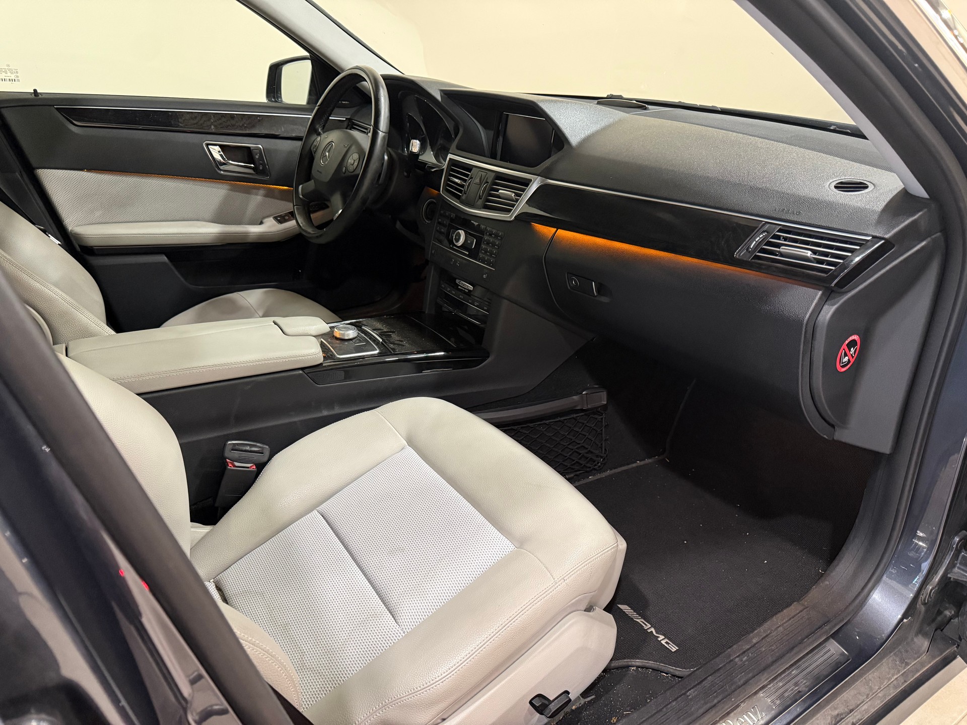 MERCEDES-BENZ E 350 CDI BlueEff. Avantgarde 4Matic 7G-Tronic-image-8