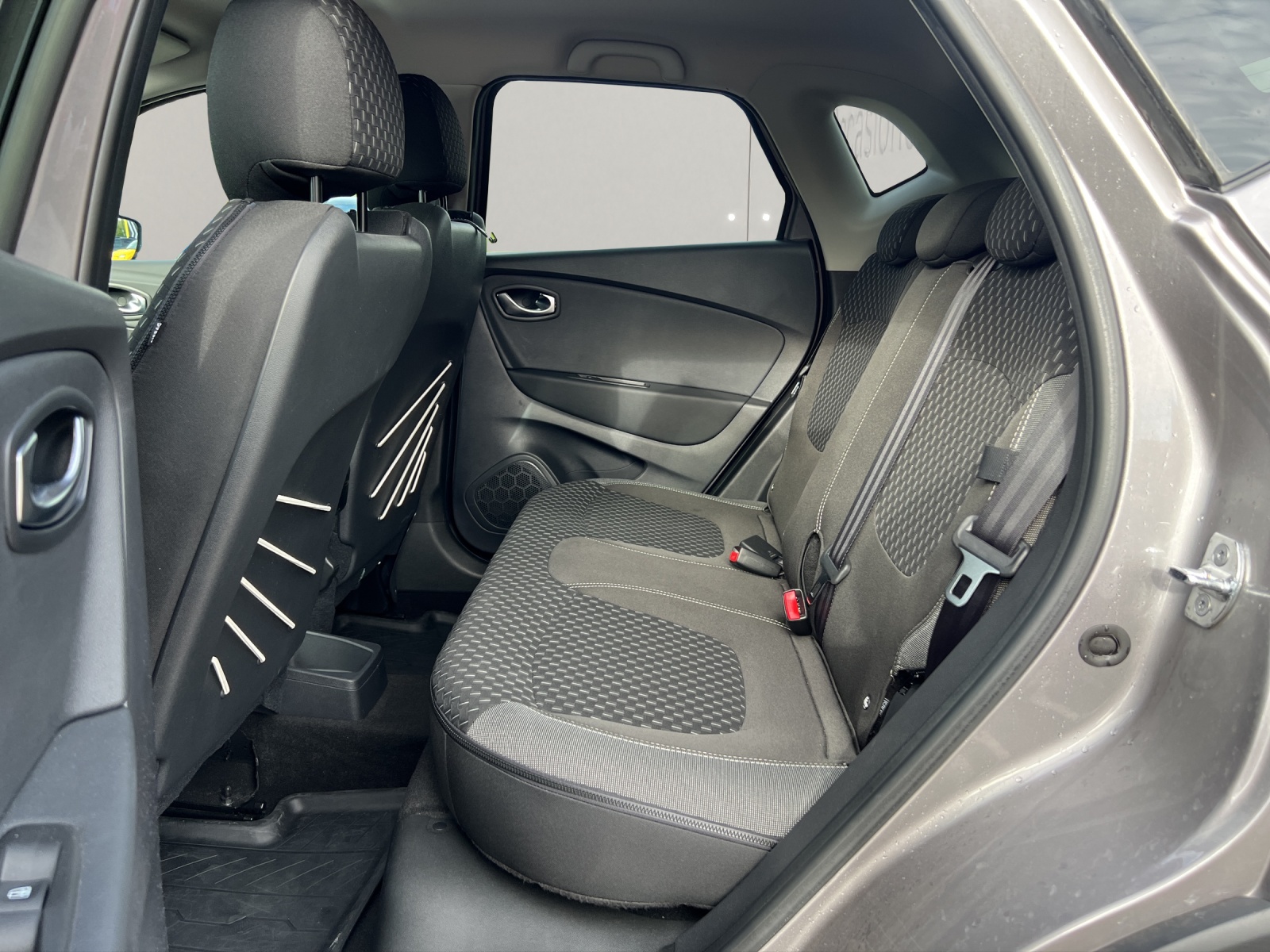 RENAULT Captur 1.3 TCe Intens EDC S/S PF-image-10