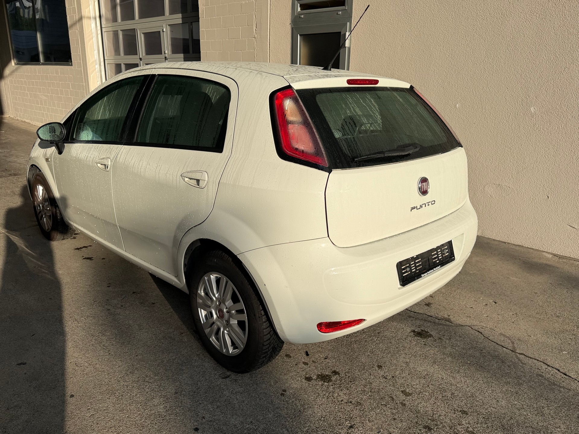 FIAT Punto 1.4 Lounge-image-6