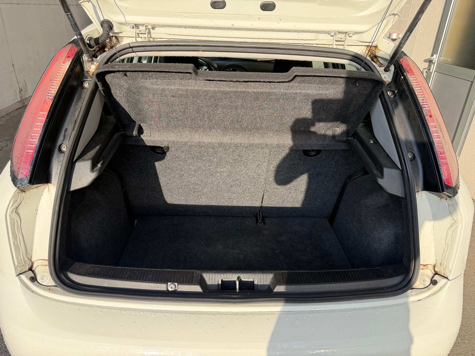 FIAT Punto 1.4 Lounge-image-3