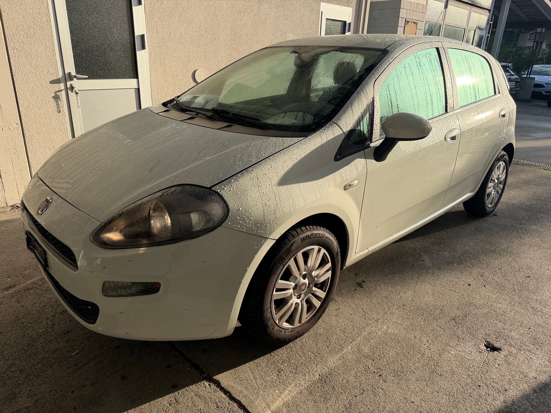 FIAT Punto 1.4 Lounge-image-2