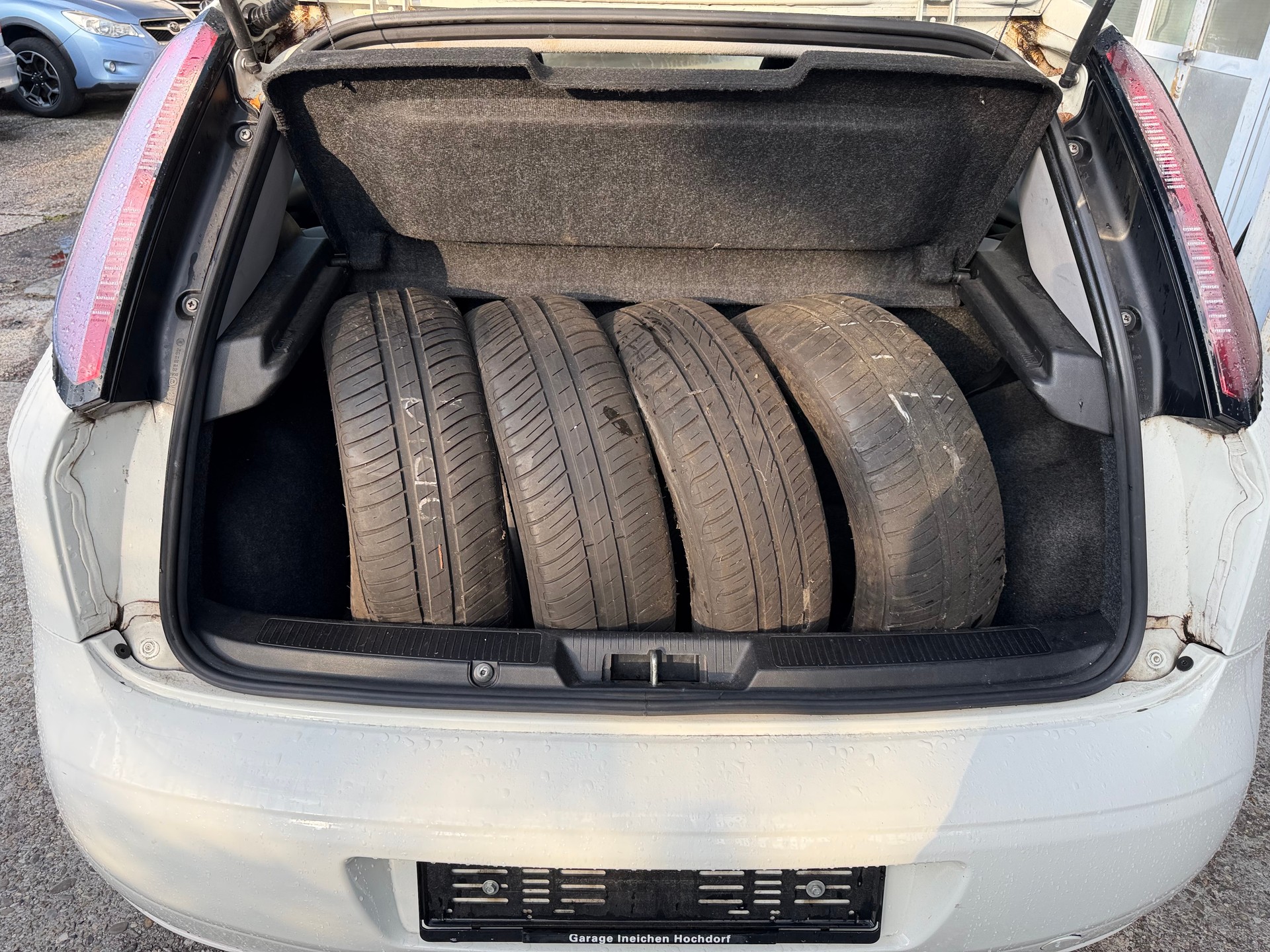 FIAT Punto 1.4 Lounge-image-9
