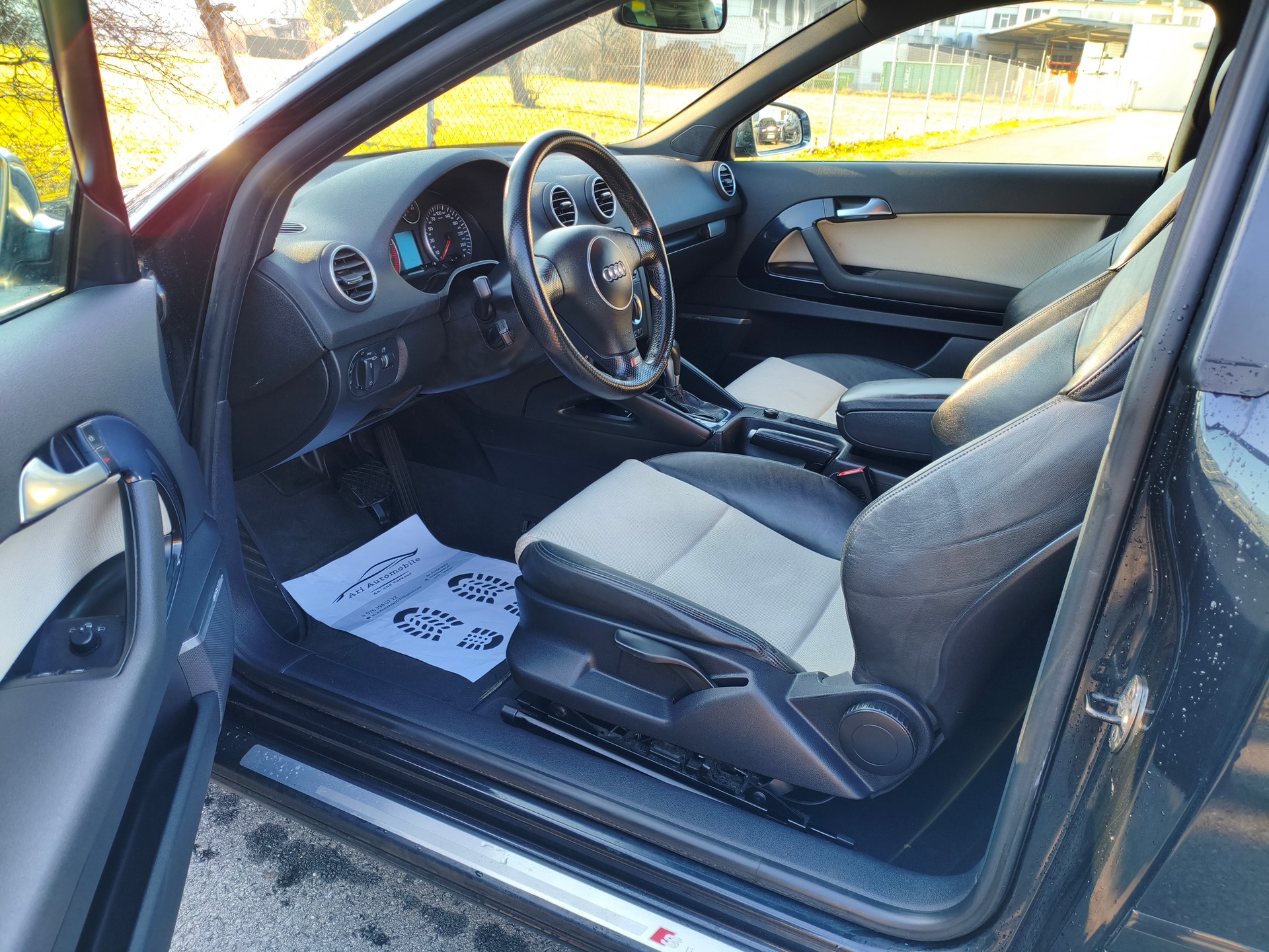 AUDI A3 2.0 Turbo FSI Ambition S-tronic-image-12