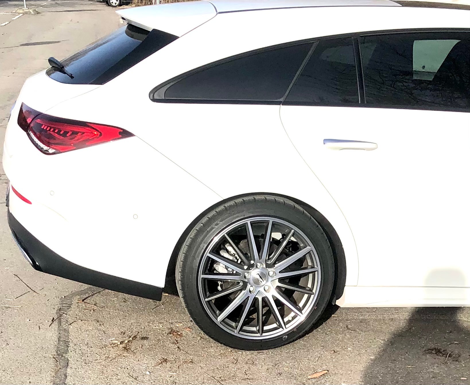 MERCEDES-BENZ CLA 200 AMG Line-image-2