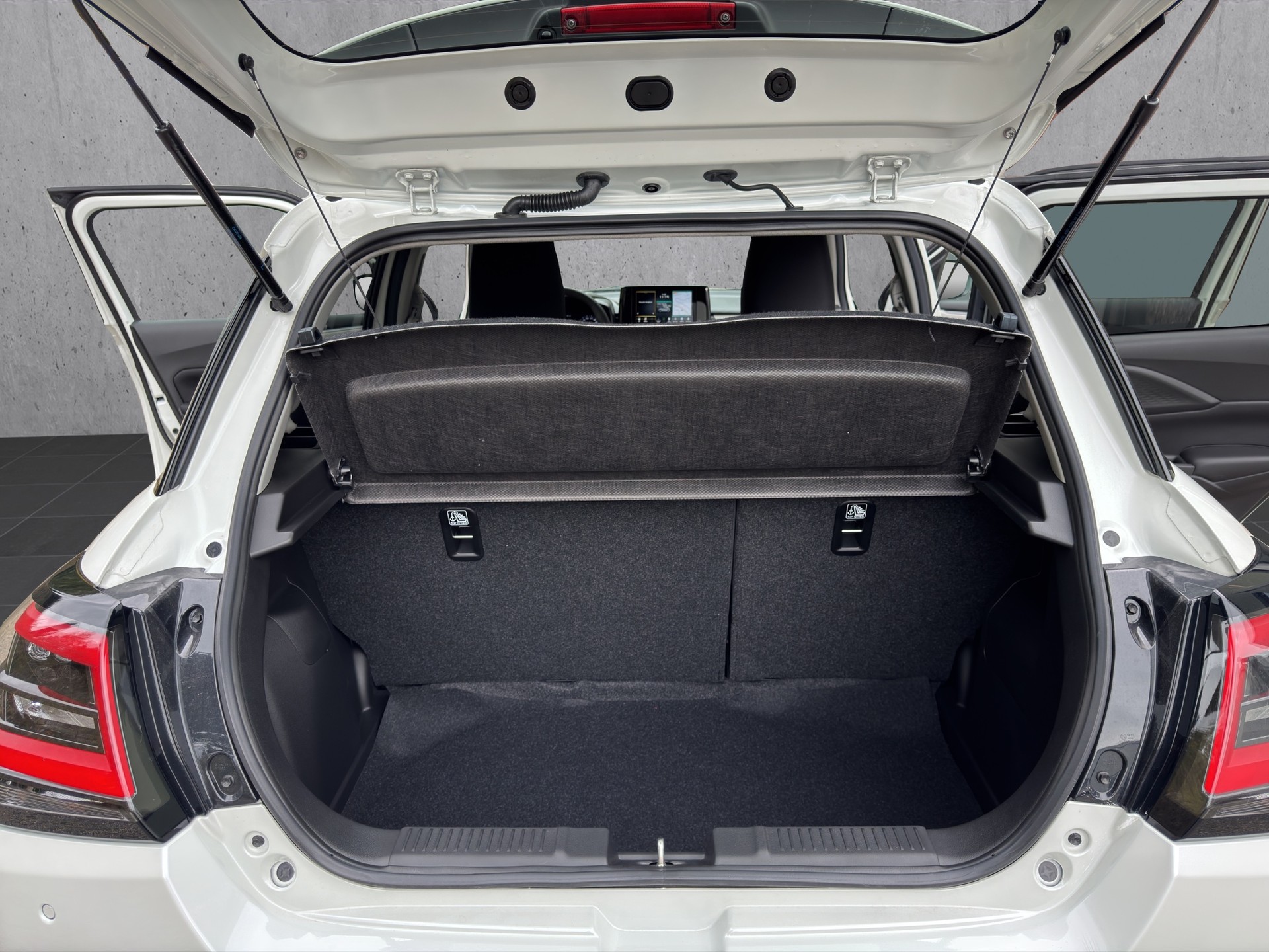SUZUKI Swift 1.2 Compact Top Hybrid 4x4-image-13
