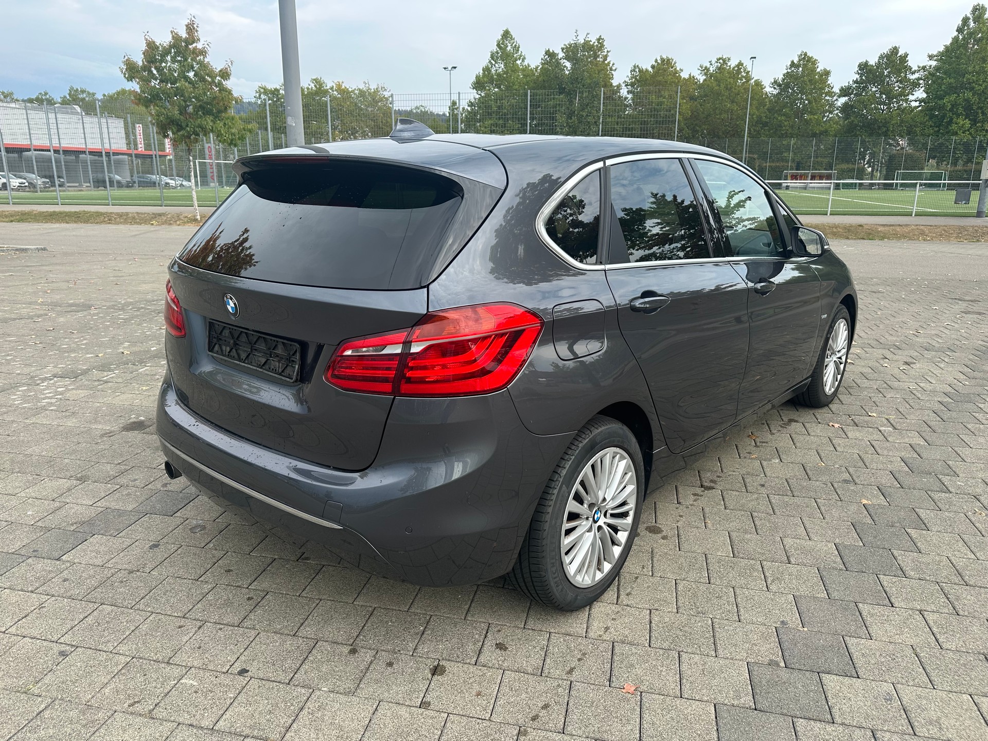 BMW 218i Active Tourer Luxury Line Steptronic-image-4