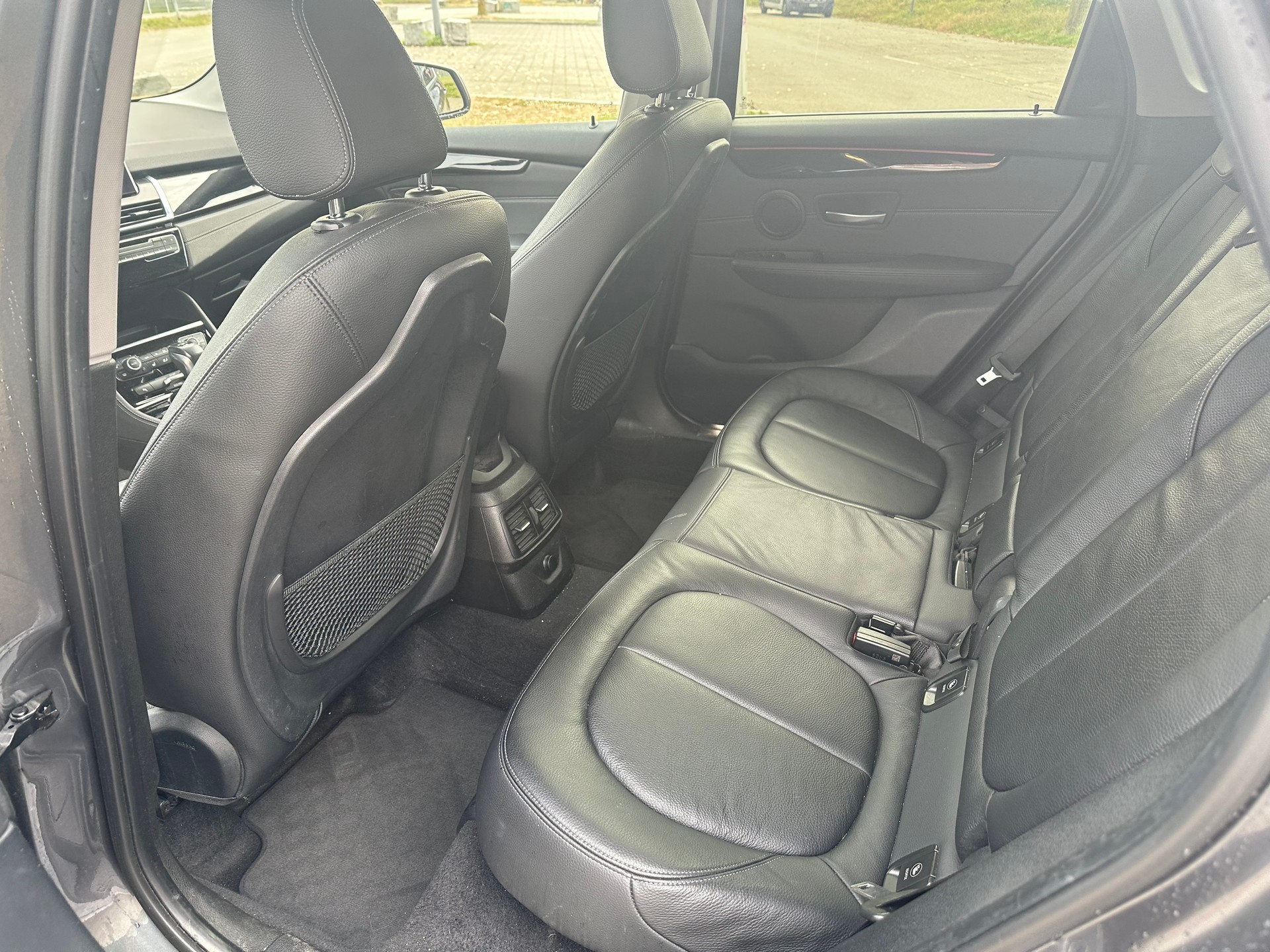 BMW 218i Active Tourer Luxury Line Steptronic-image-8