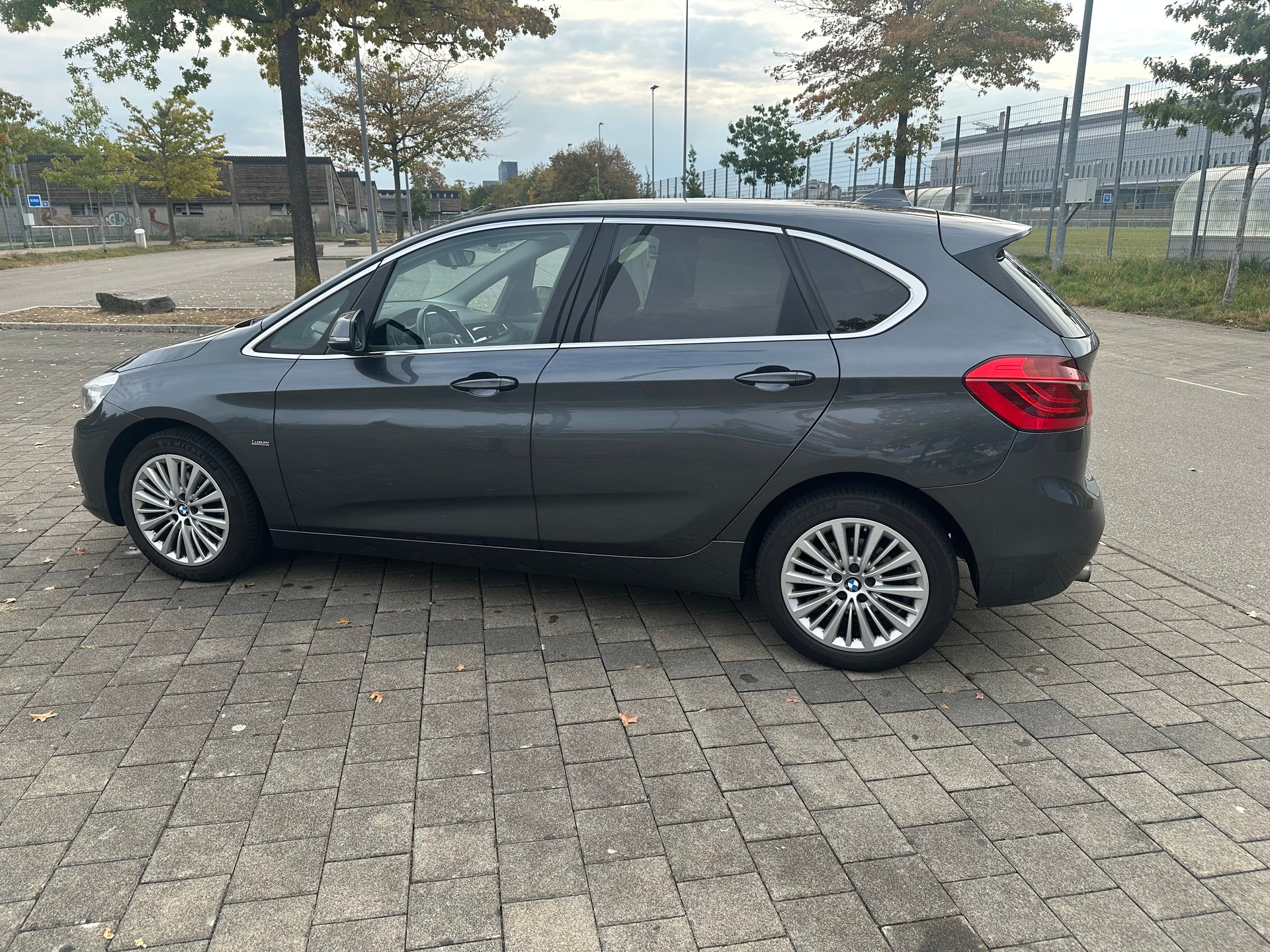 BMW 218i Active Tourer Luxury Line Steptronic-image-7