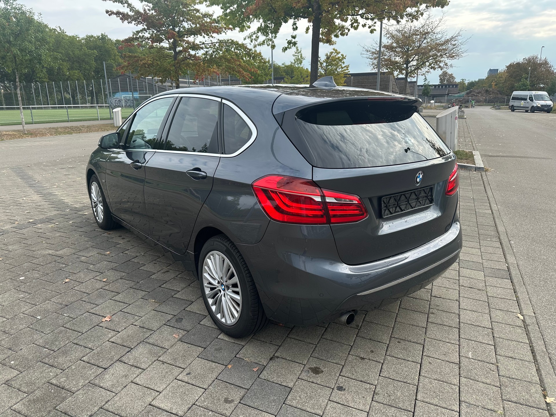 BMW 218i Active Tourer Luxury Line Steptronic-image-6