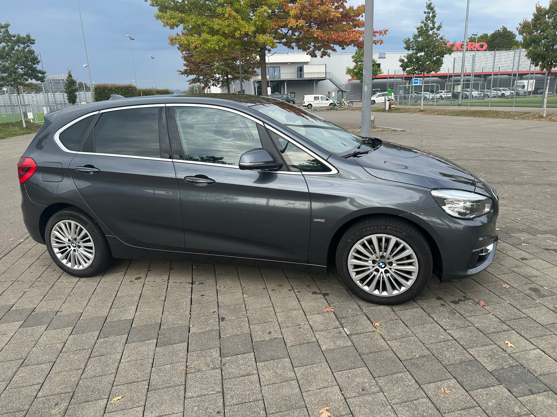 BMW 218i Active Tourer Luxury Line Steptronic-image-3