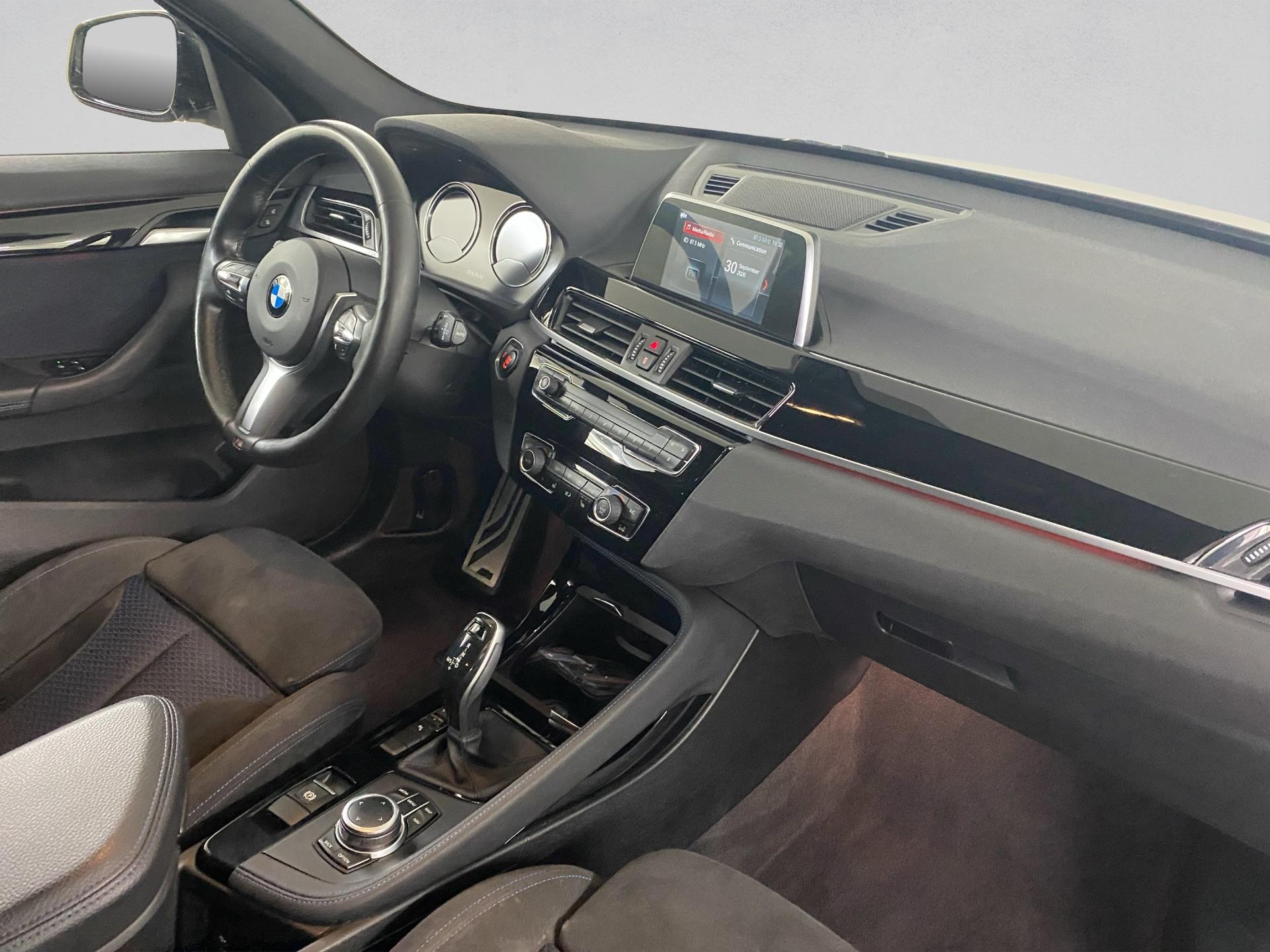 BMW X1 sDrive 18i M Sport Steptronic DSK-image-9