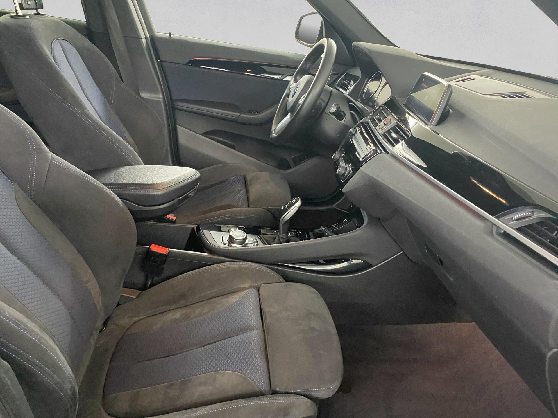 BMW X1 sDrive 18i M Sport Steptronic DSK-image-8