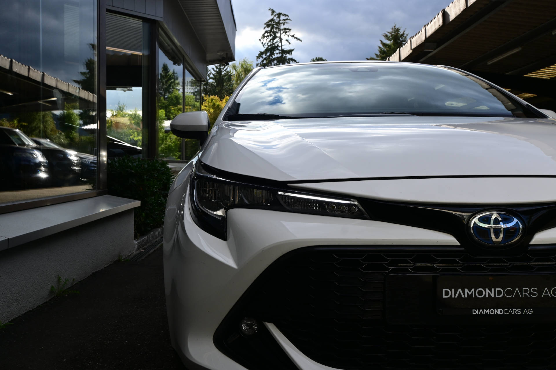 TOYOTA Corolla 1.8 HSD Comfort-showroom-element-3