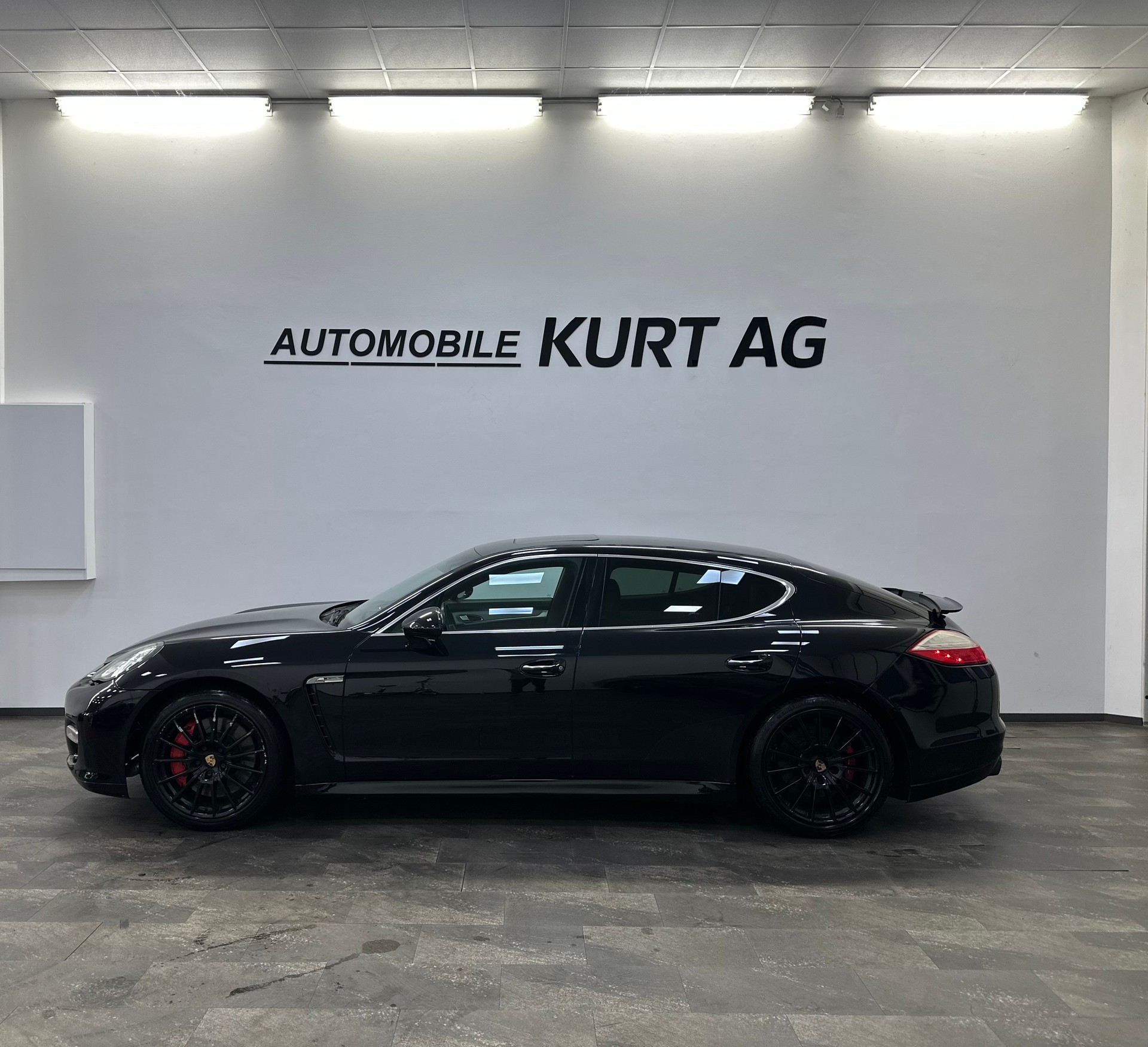 PORSCHE Panamera Turbo 4.8 PDK-image-2