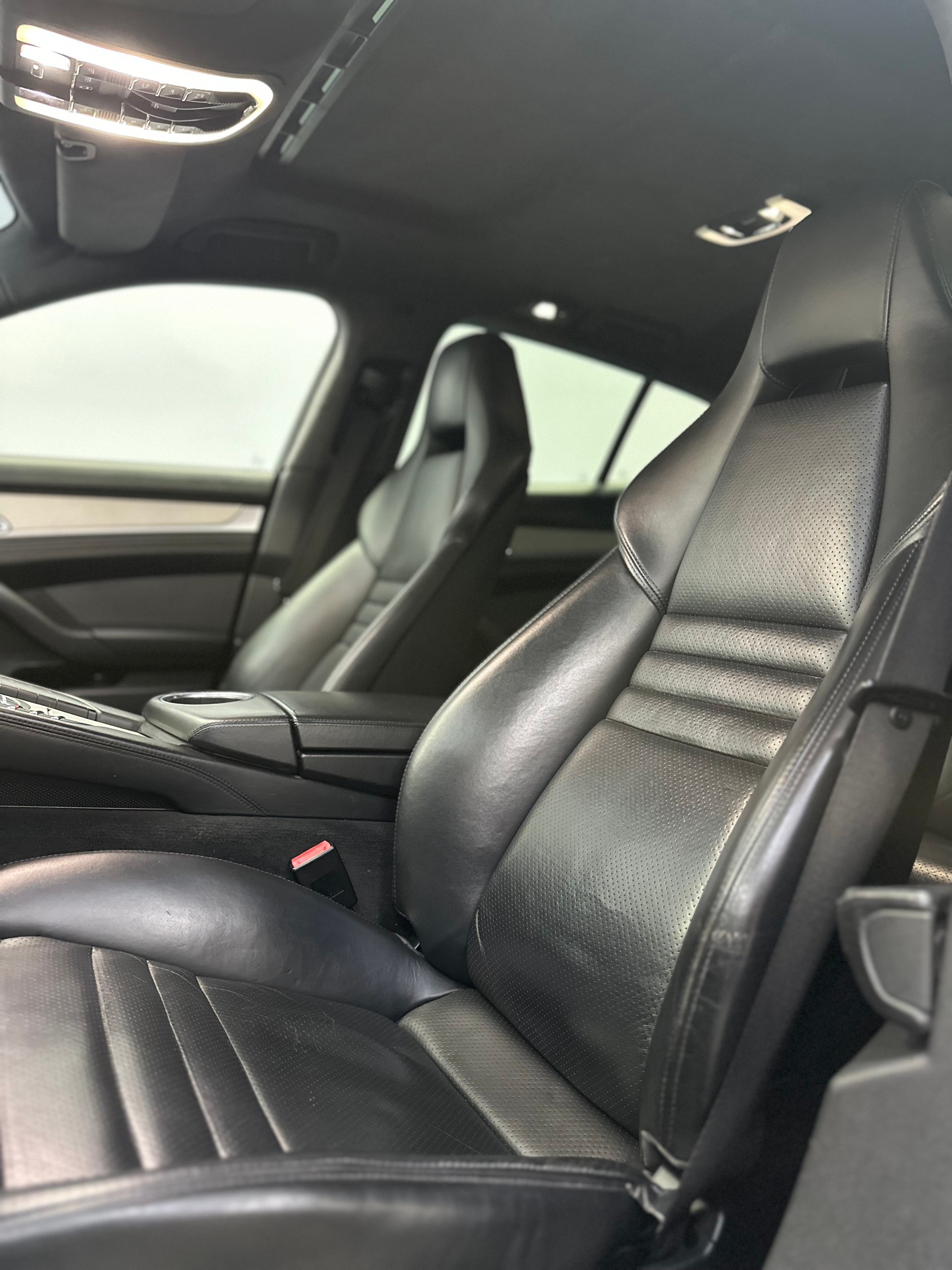 PORSCHE Panamera Turbo 4.8 PDK-image-10