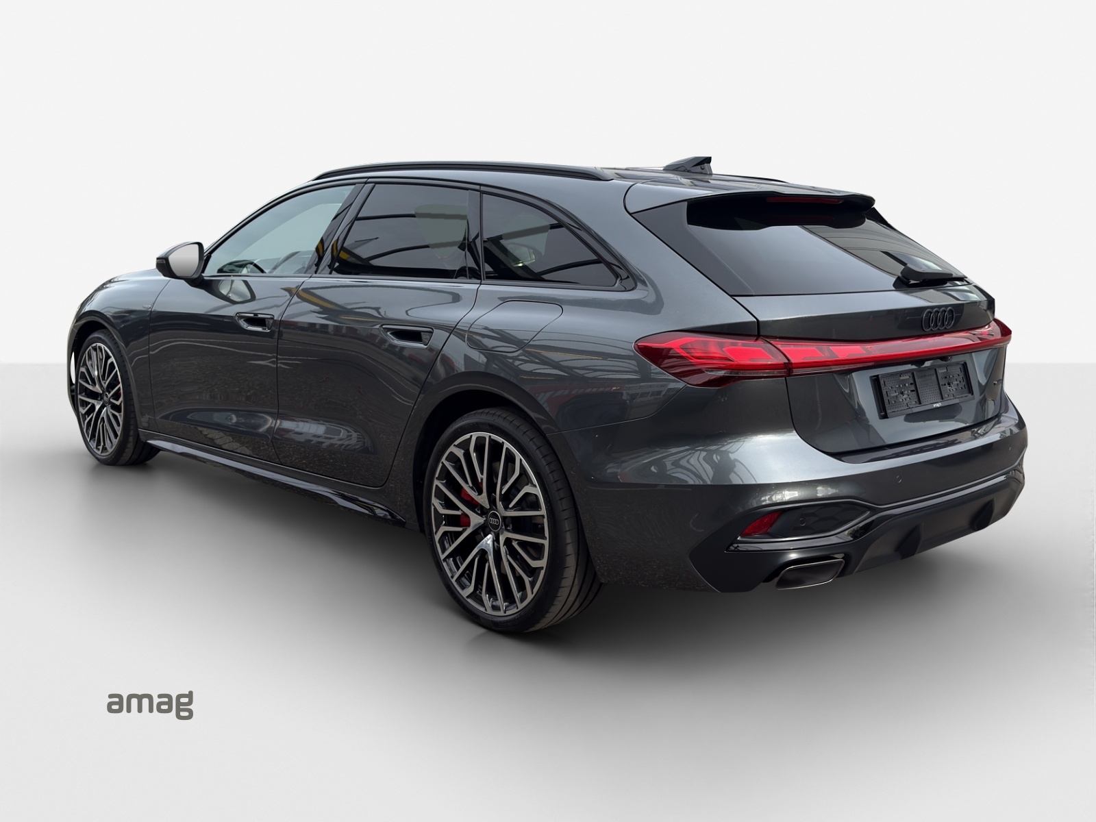 AUDI A5 Avant e-hybrid quattro 270 kW S tronic-image-2