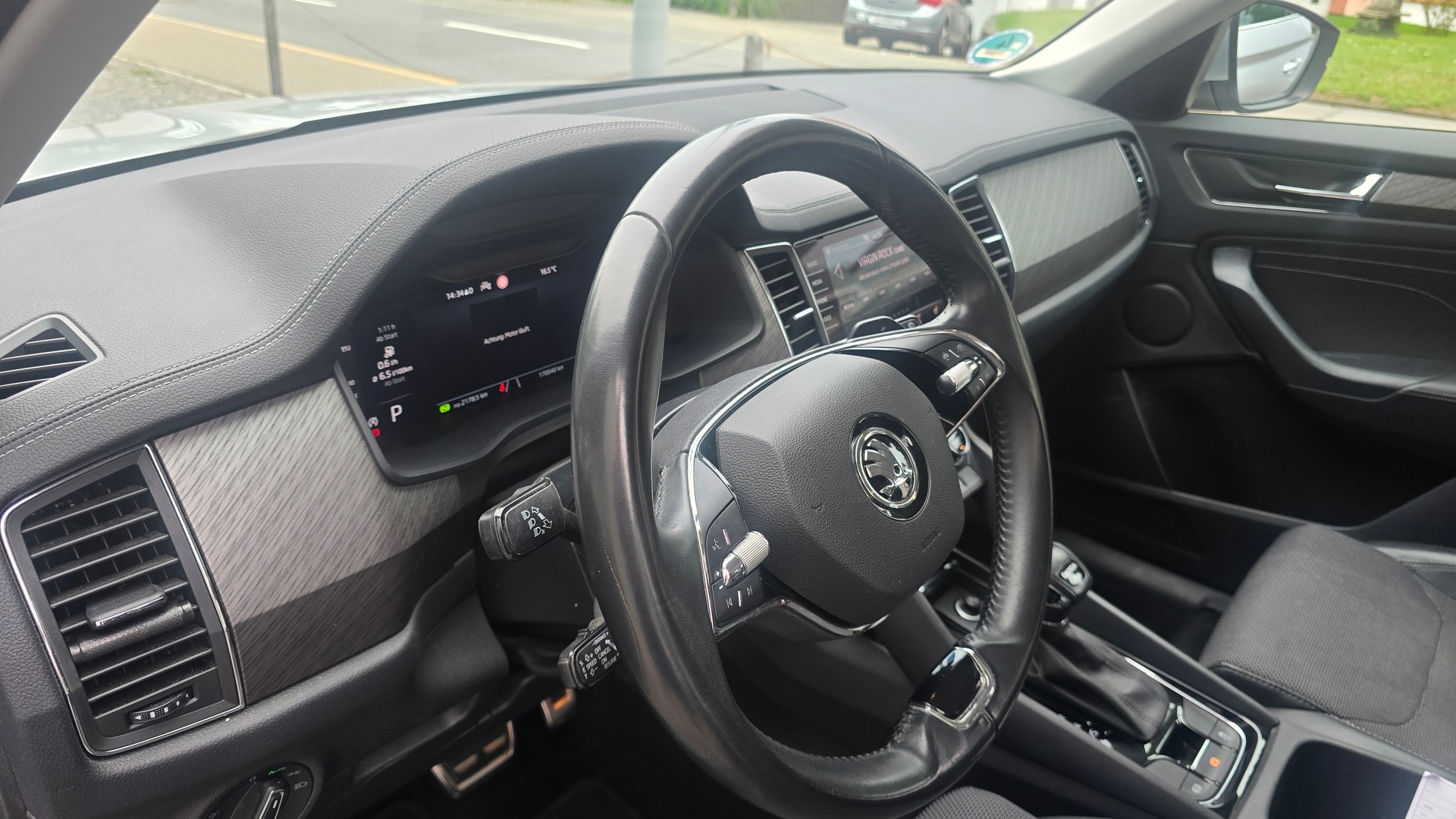 SKODA Kodiaq 2.0 TDI CR Style 4x4 DSG-image-16