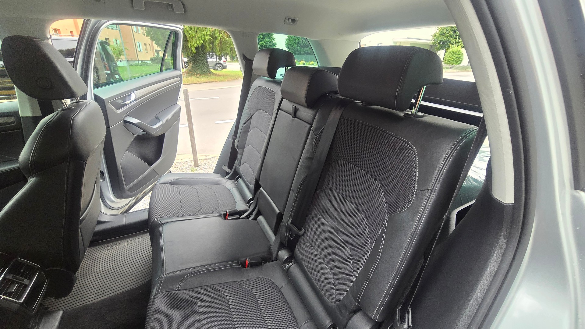 SKODA Kodiaq 2.0 TDI CR Style 4x4 DSG-image-12