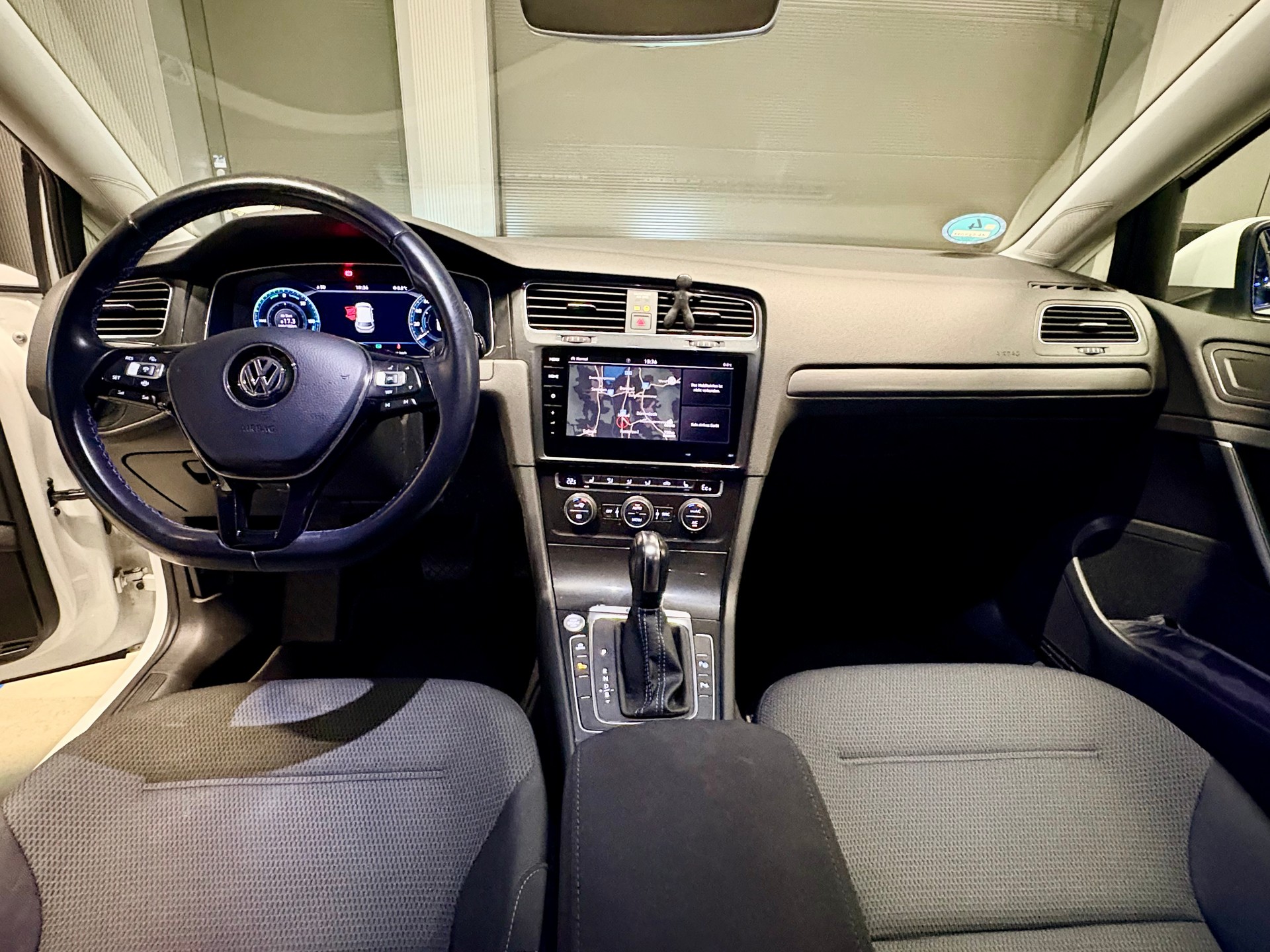 VW e-Golf-image-10