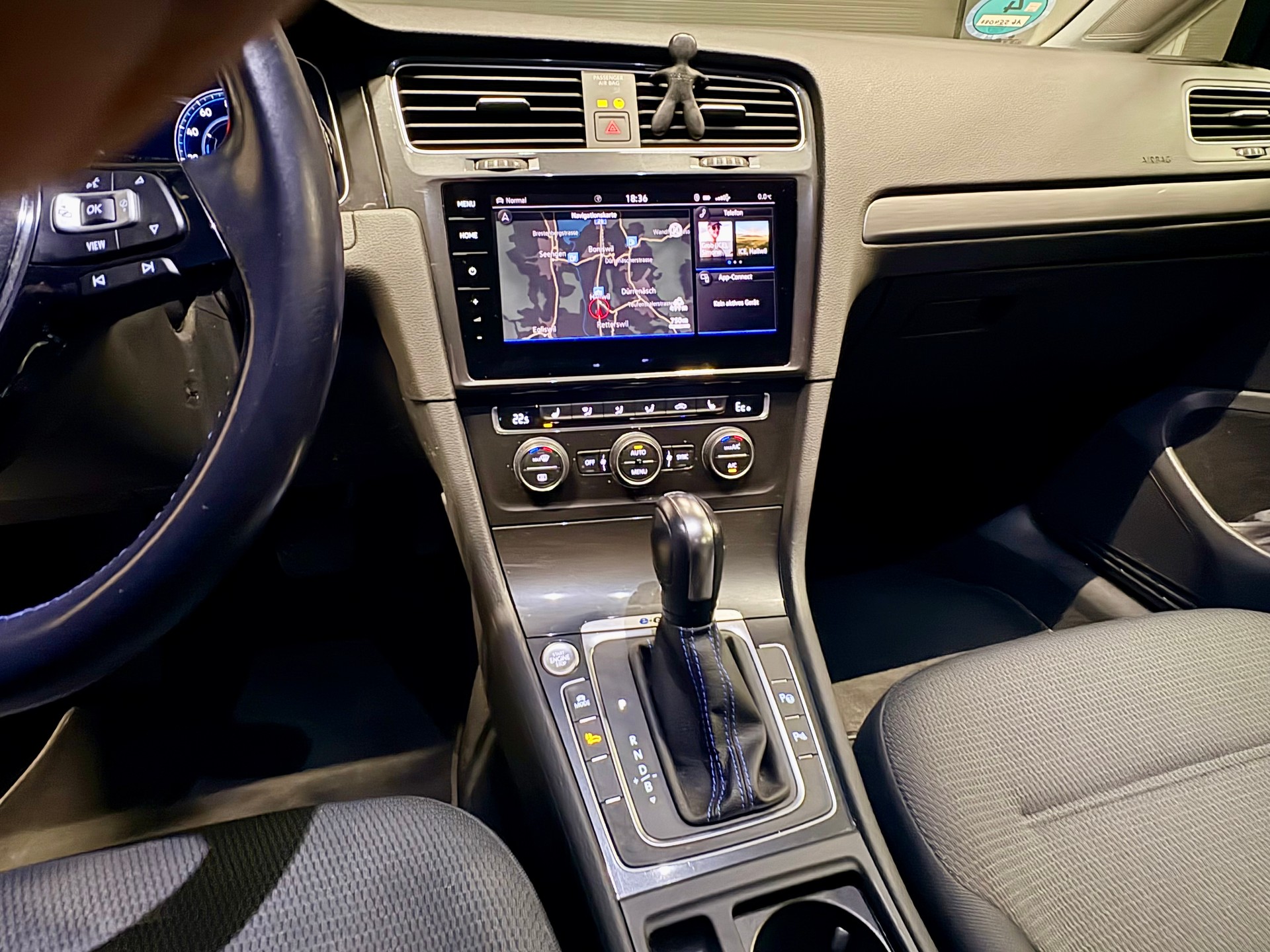VW e-Golf-image-11