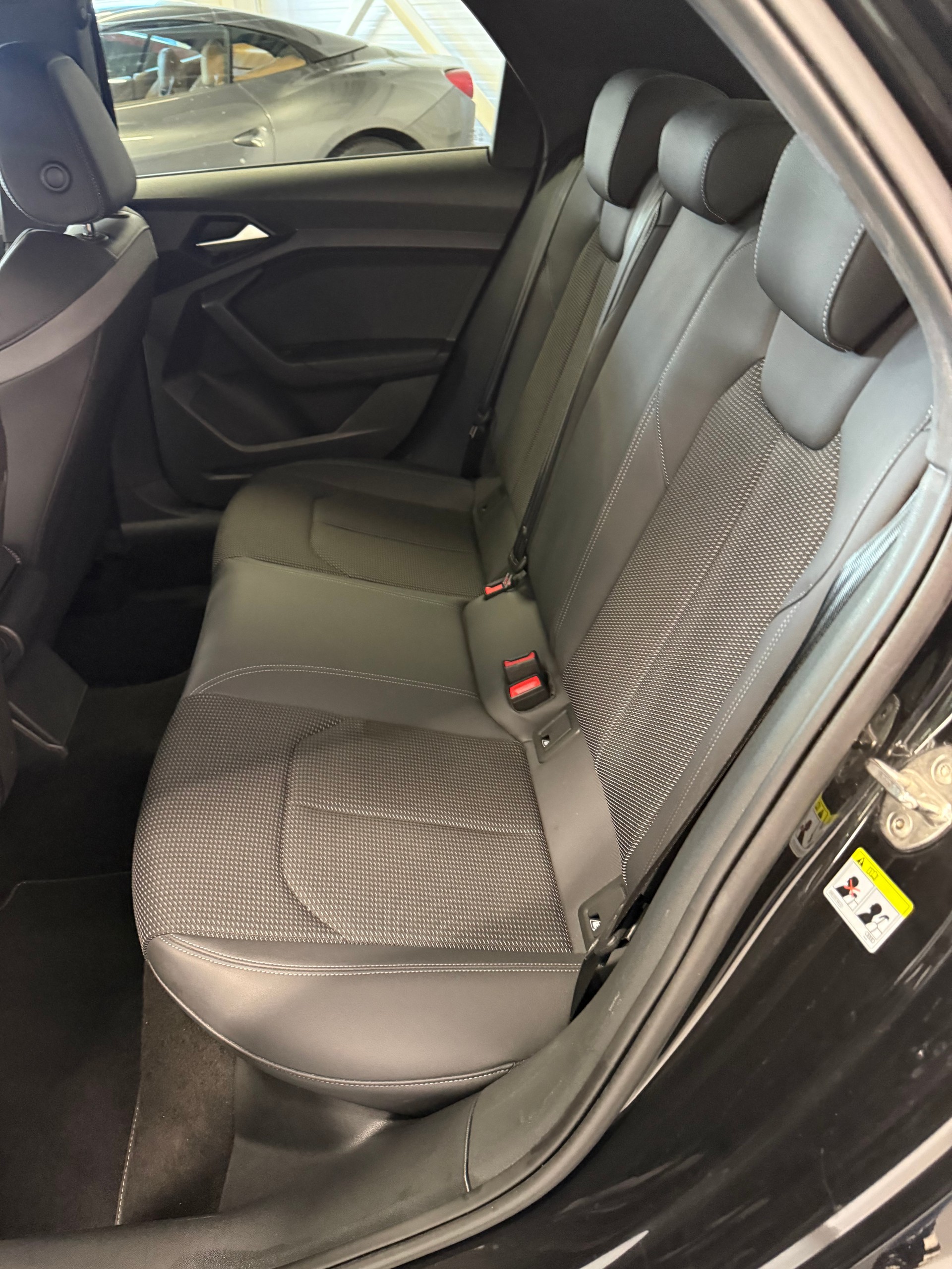 AUDI A1 Sportback 35 TFSI advanced S-tronic-image-12