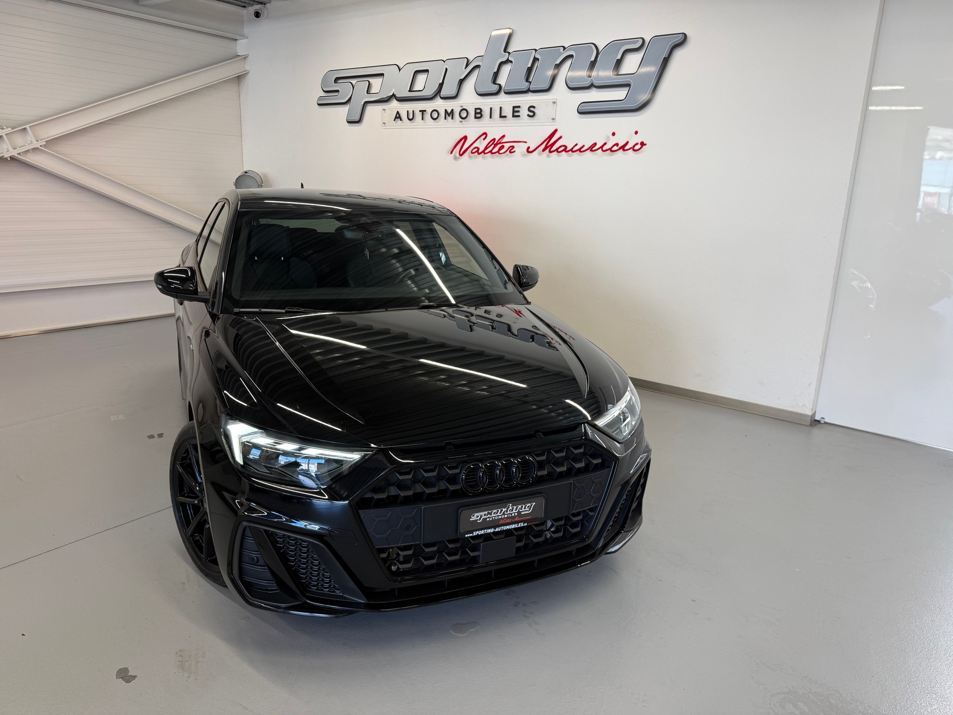 AUDI A1 Sportback 35 TFSI advanced S-tronic-showroom-element-1