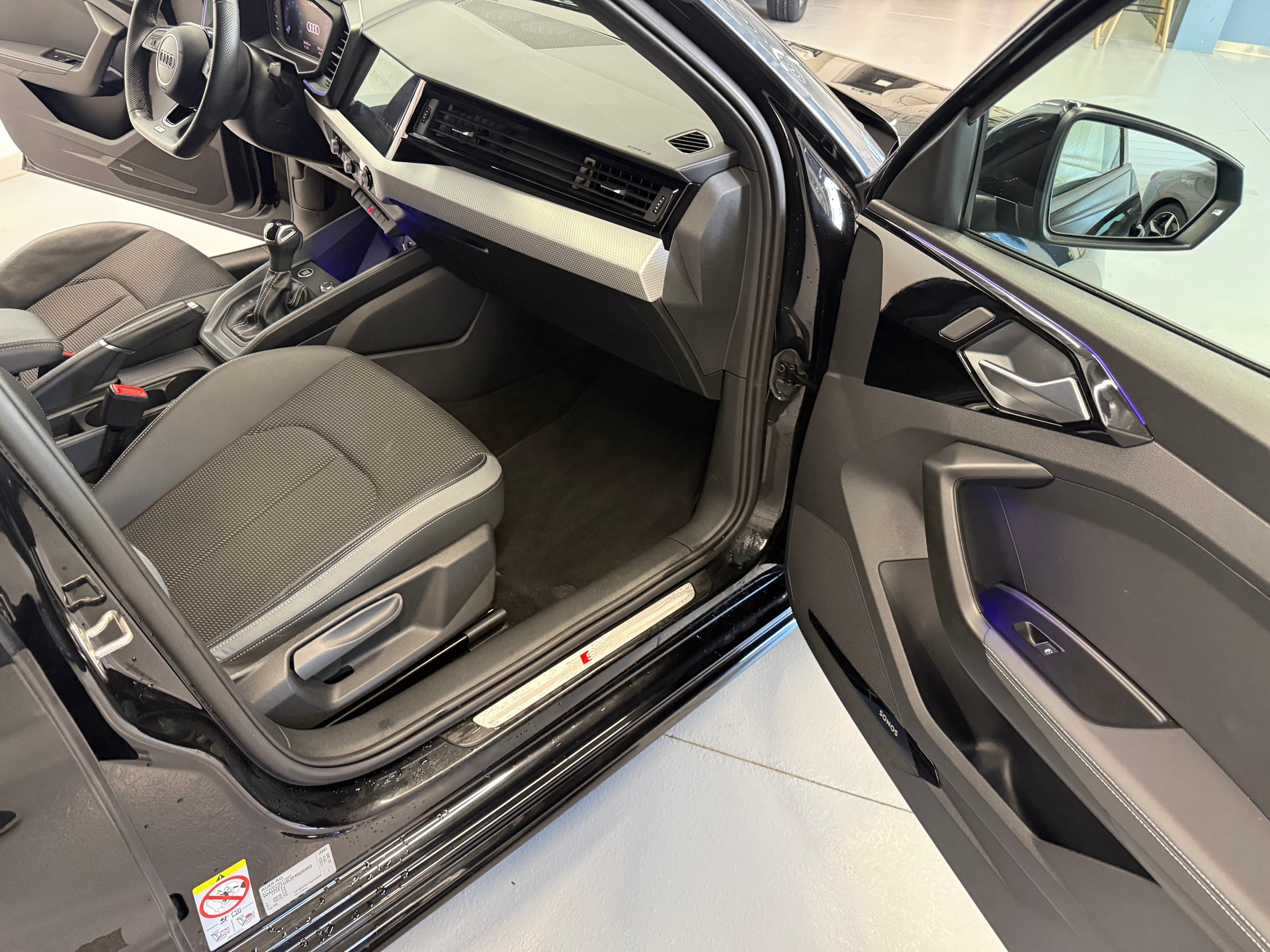 AUDI A1 Sportback 35 TFSI advanced S-tronic-image-14