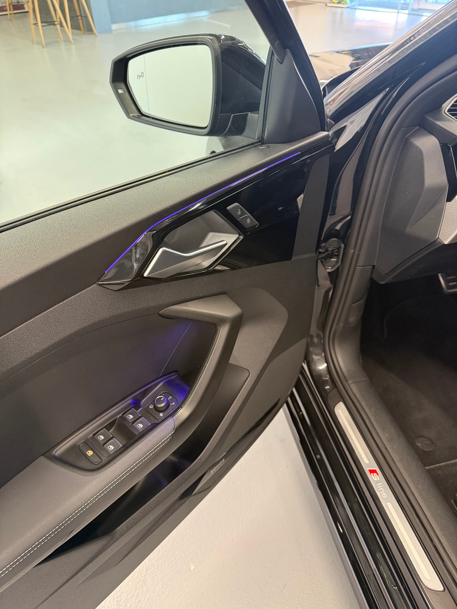 AUDI A1 Sportback 35 TFSI advanced S-tronic-image-31