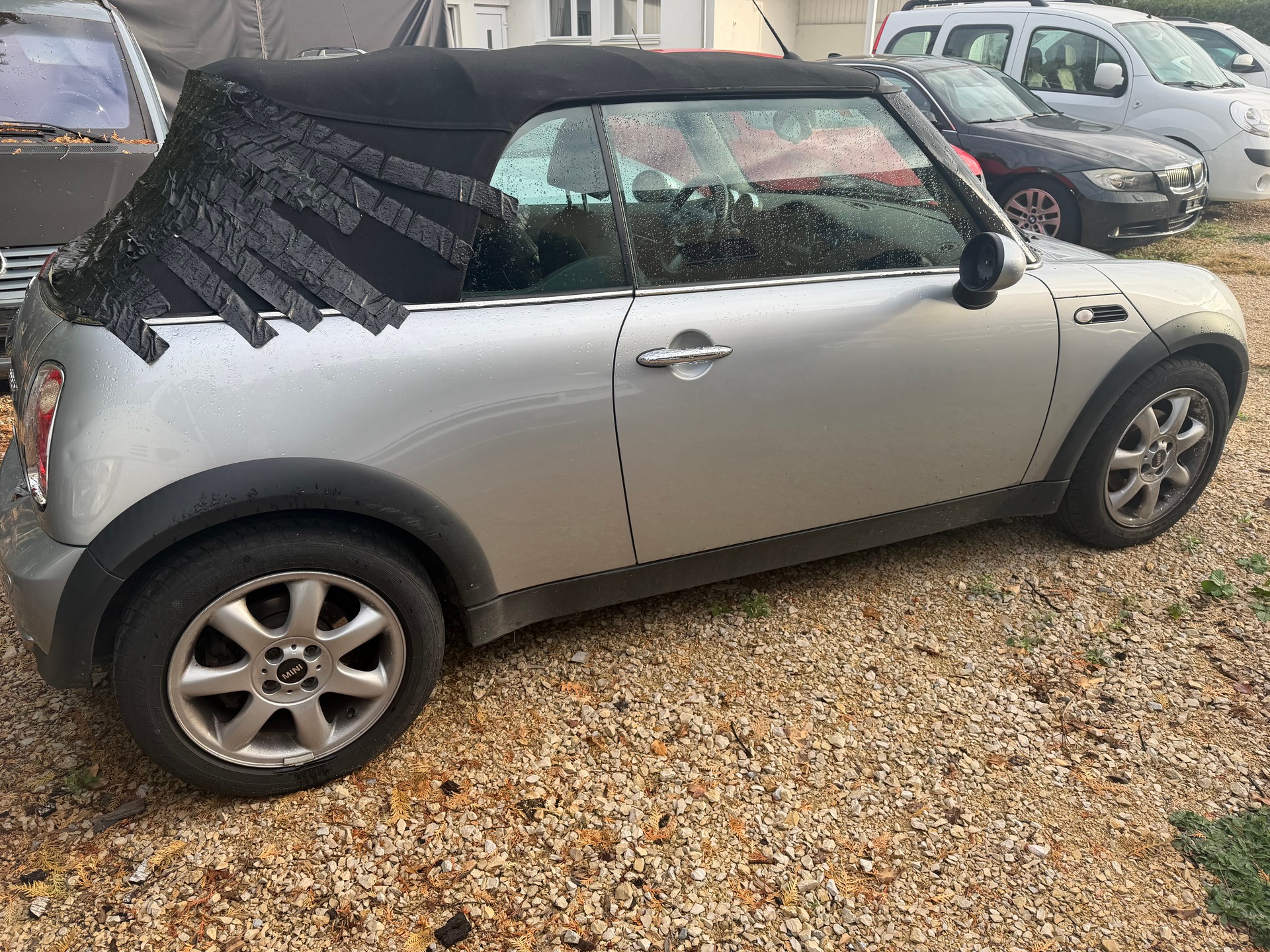 MINI Cooper Cabriolet-image-2