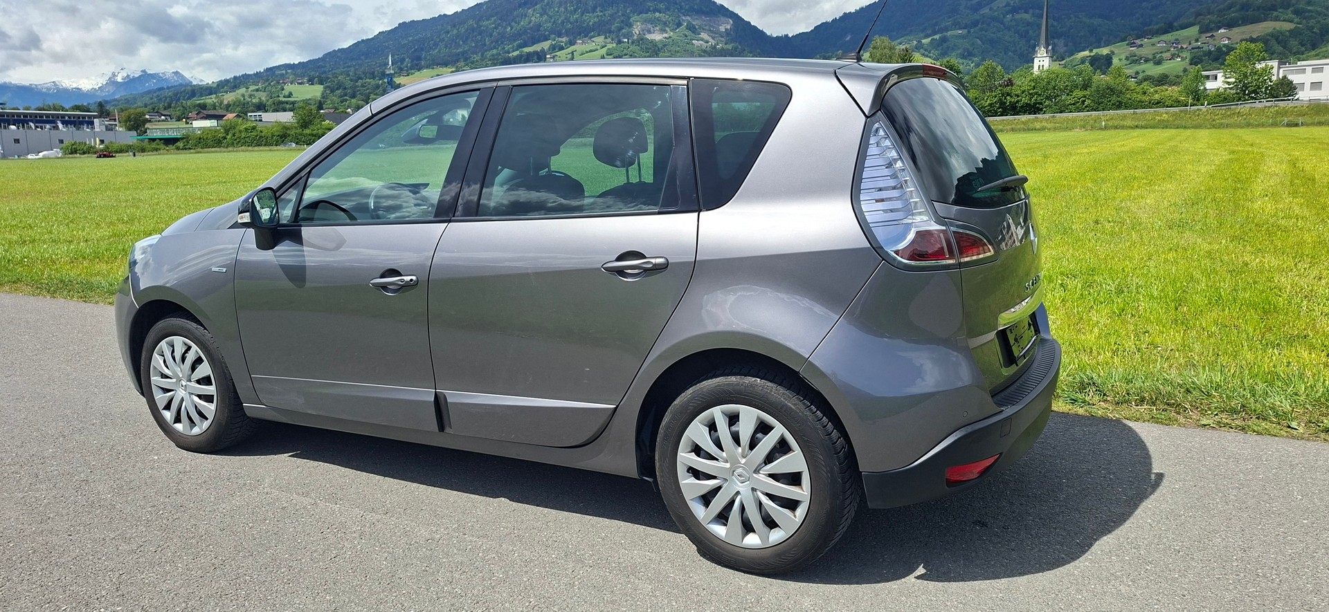 RENAULT Scénic 2.0 16V Privilège X-Tronic CVT-image-0