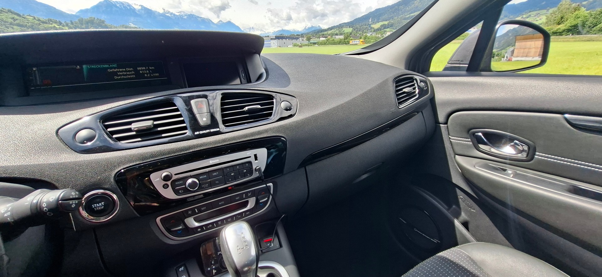 RENAULT Scénic 2.0 16V Privilège X-Tronic CVT-image-6