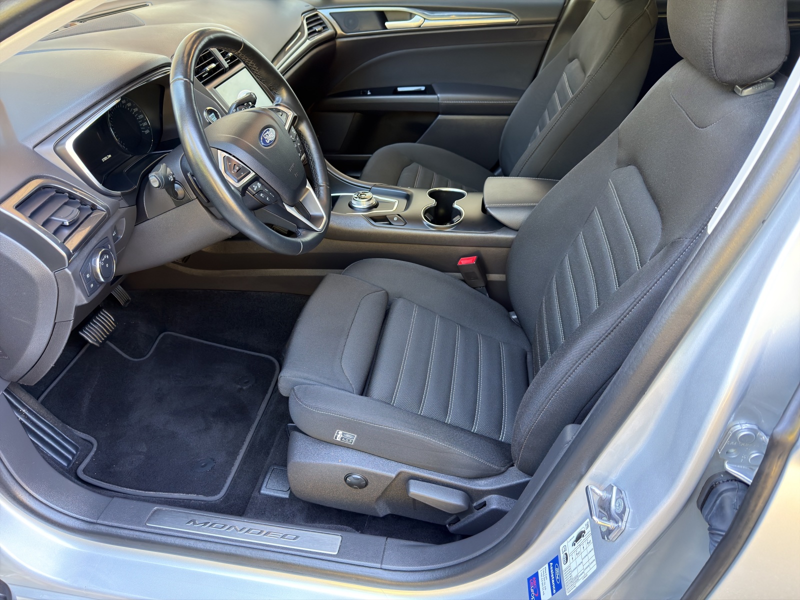 FORD Mondeo 2.0 TDCi Titanium Automatik-image-9