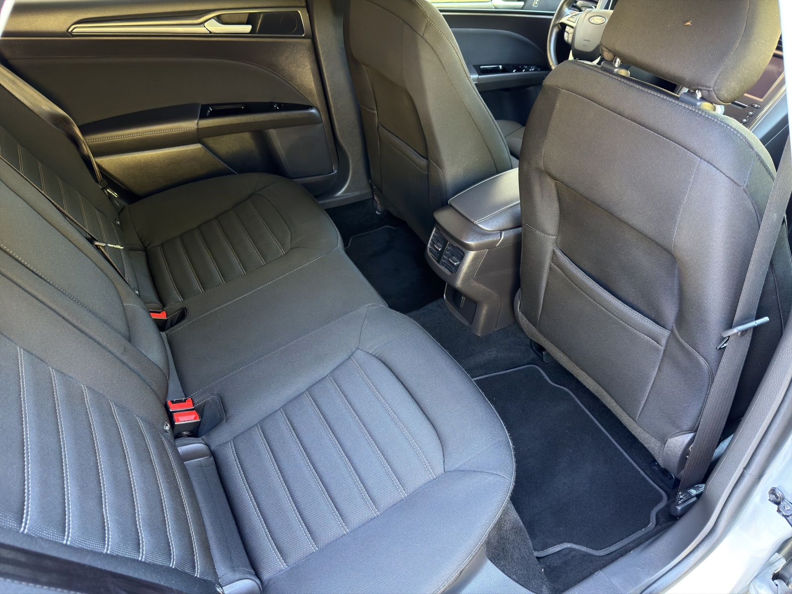 FORD Mondeo 2.0 TDCi Titanium Automatik-image-12