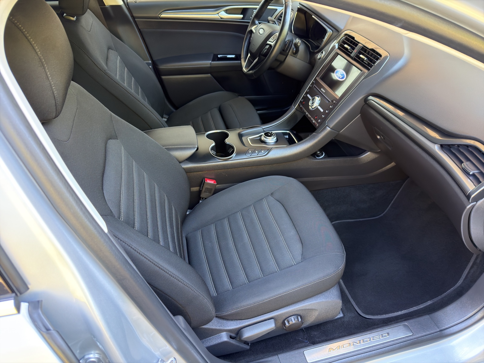FORD Mondeo 2.0 TDCi Titanium Automatik-image-11