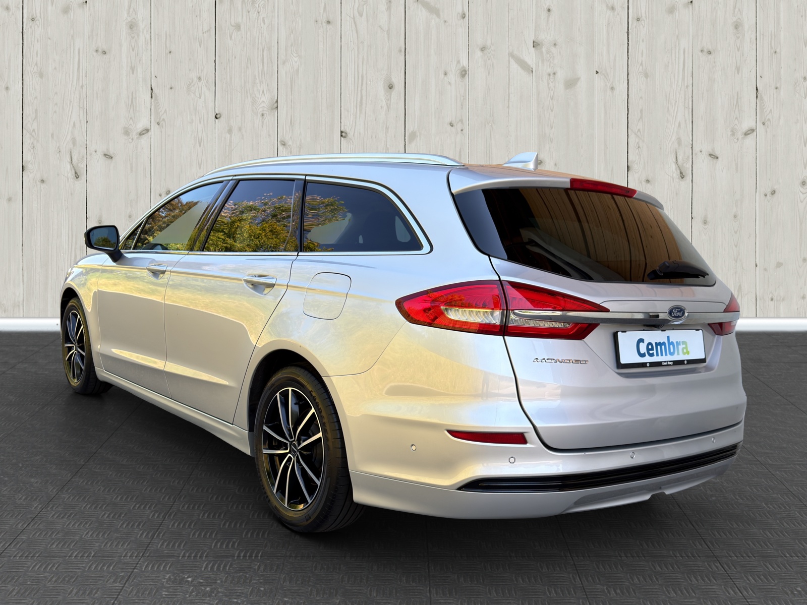 FORD Mondeo 2.0 TDCi Titanium Automatik-image-4