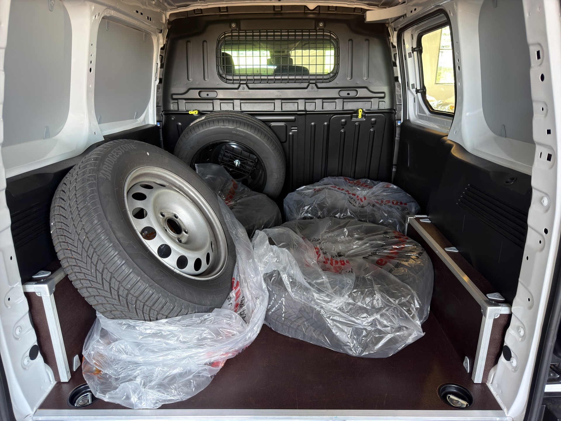 CITROEN Berlingo Van M 1.5 Blue HDi 130 s/s EAT8 4X4*NEUWERTIG*NUR 12000 KM*-image-7