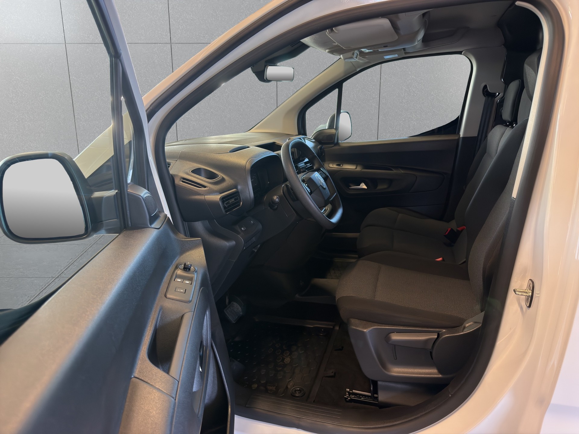 CITROEN Berlingo Van M 1.5 Blue HDi 130 s/s EAT8 4X4*NEUWERTIG*NUR 12000 KM*-image-10