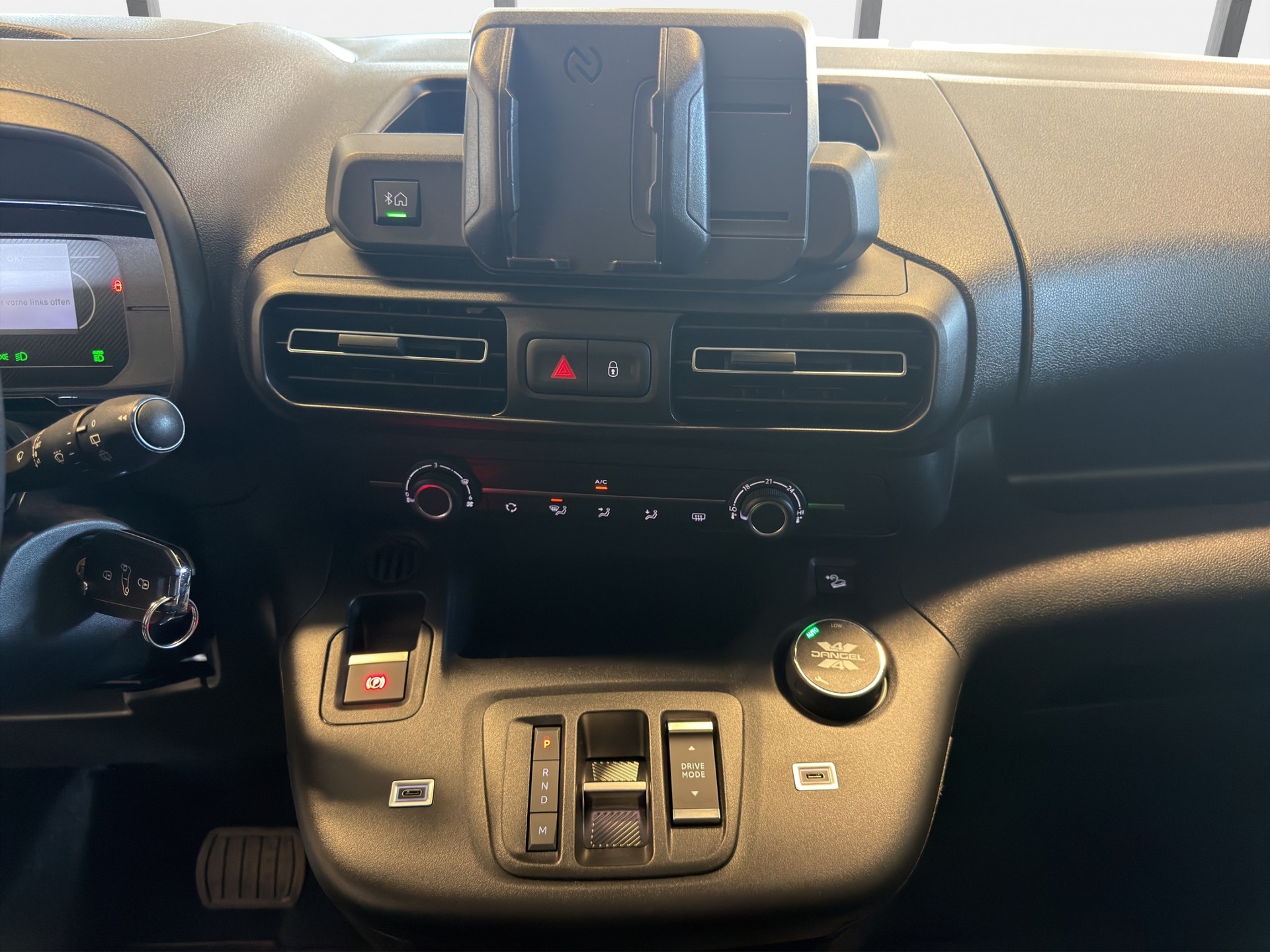 CITROEN Berlingo Van M 1.5 Blue HDi 130 s/s EAT8 4X4*NEUWERTIG*NUR 12000 KM*-image-12
