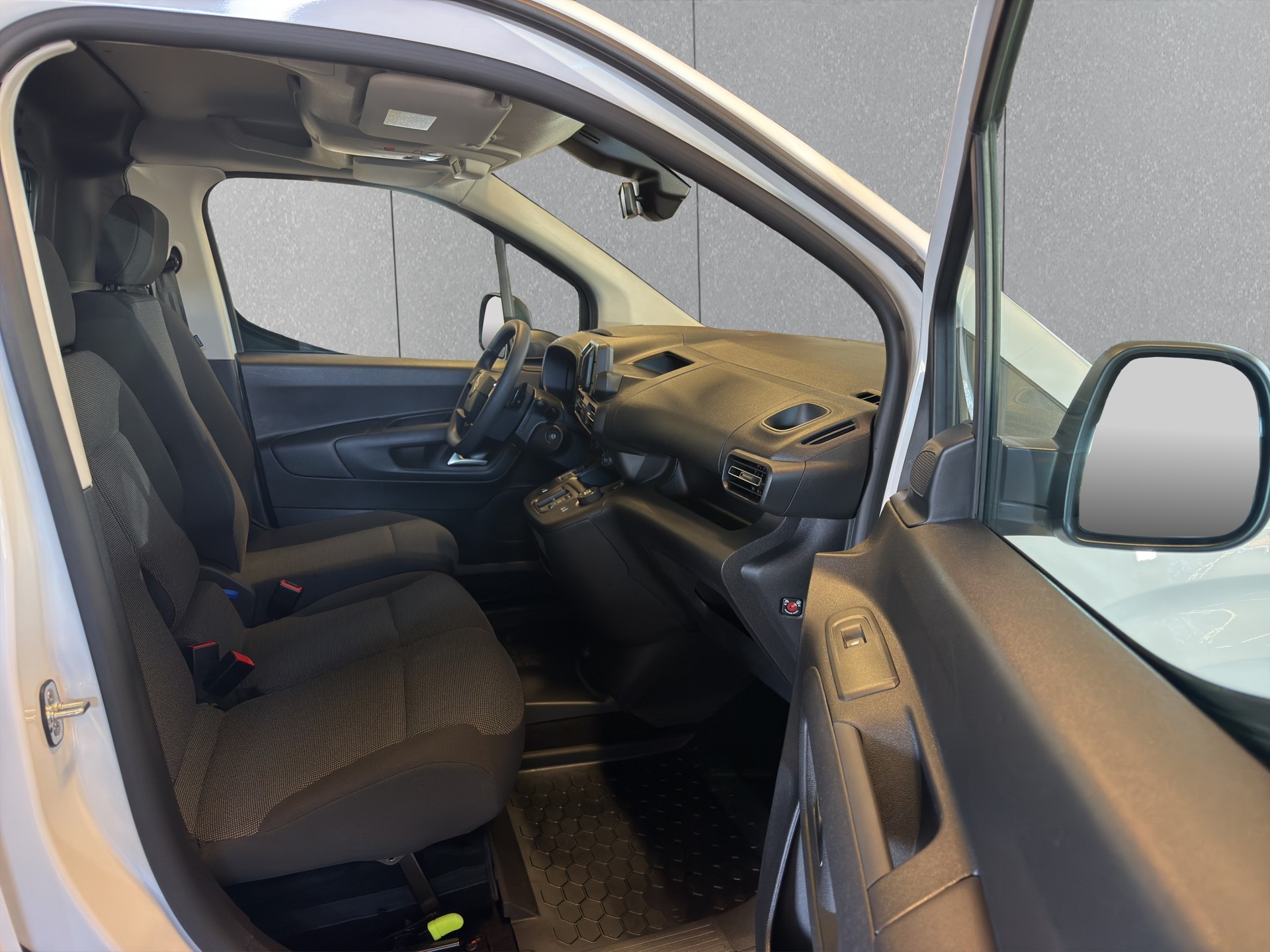 CITROEN Berlingo Van M 1.5 Blue HDi 130 s/s EAT8 4X4*NEUWERTIG*NUR 12000 KM*-image-22