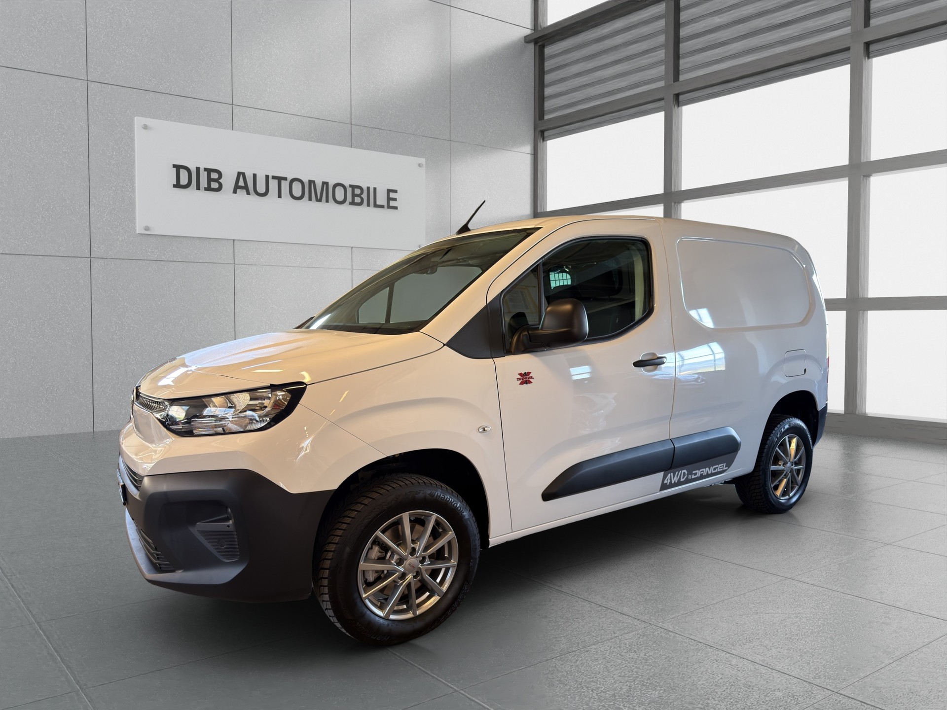 CITROEN Berlingo Van M 1.5 Blue HDi 130 s/s EAT8 4X4*NEUWERTIG*NUR 12000 KM*-image-0