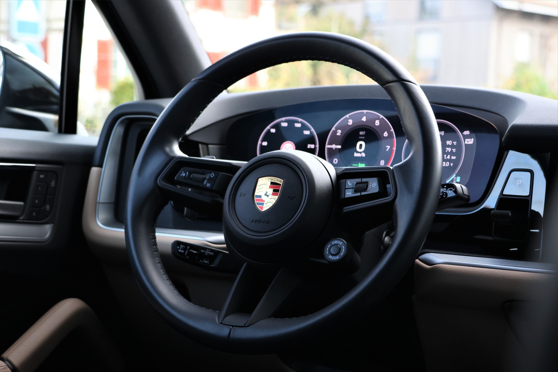 PORSCHE Cayenne E-Hybrid Tiptronic (CH) *2+2y Approved*-image-16