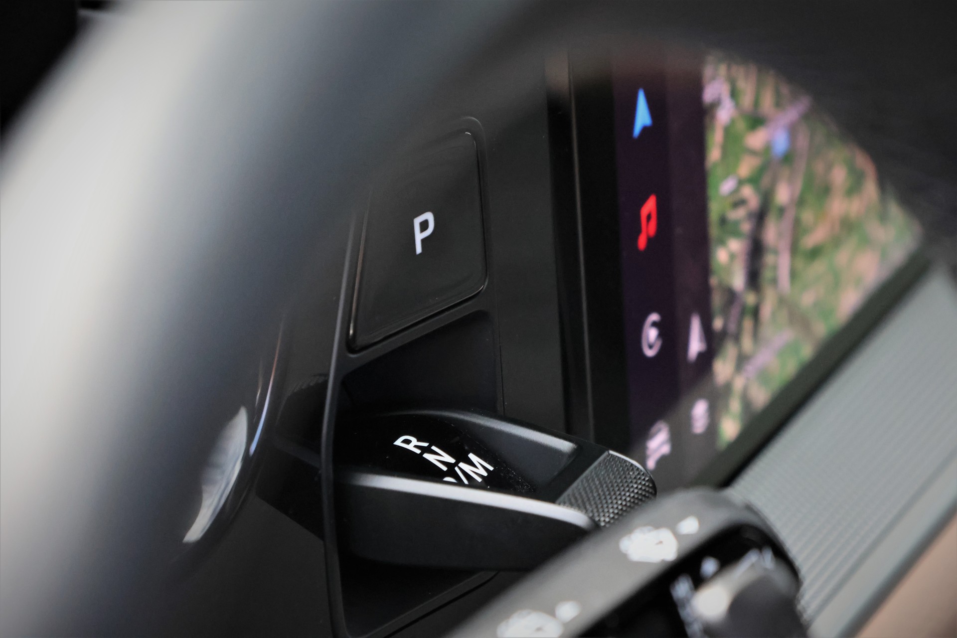 PORSCHE Cayenne E-Hybrid Tiptronic (CH) *2+2y Approved*-image-11