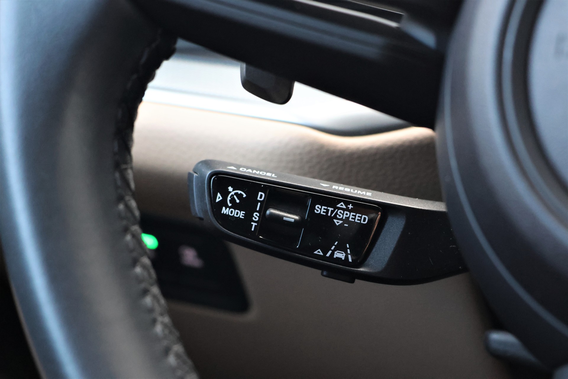 PORSCHE Cayenne E-Hybrid Tiptronic (CH) *2+2y Approved*-image-18